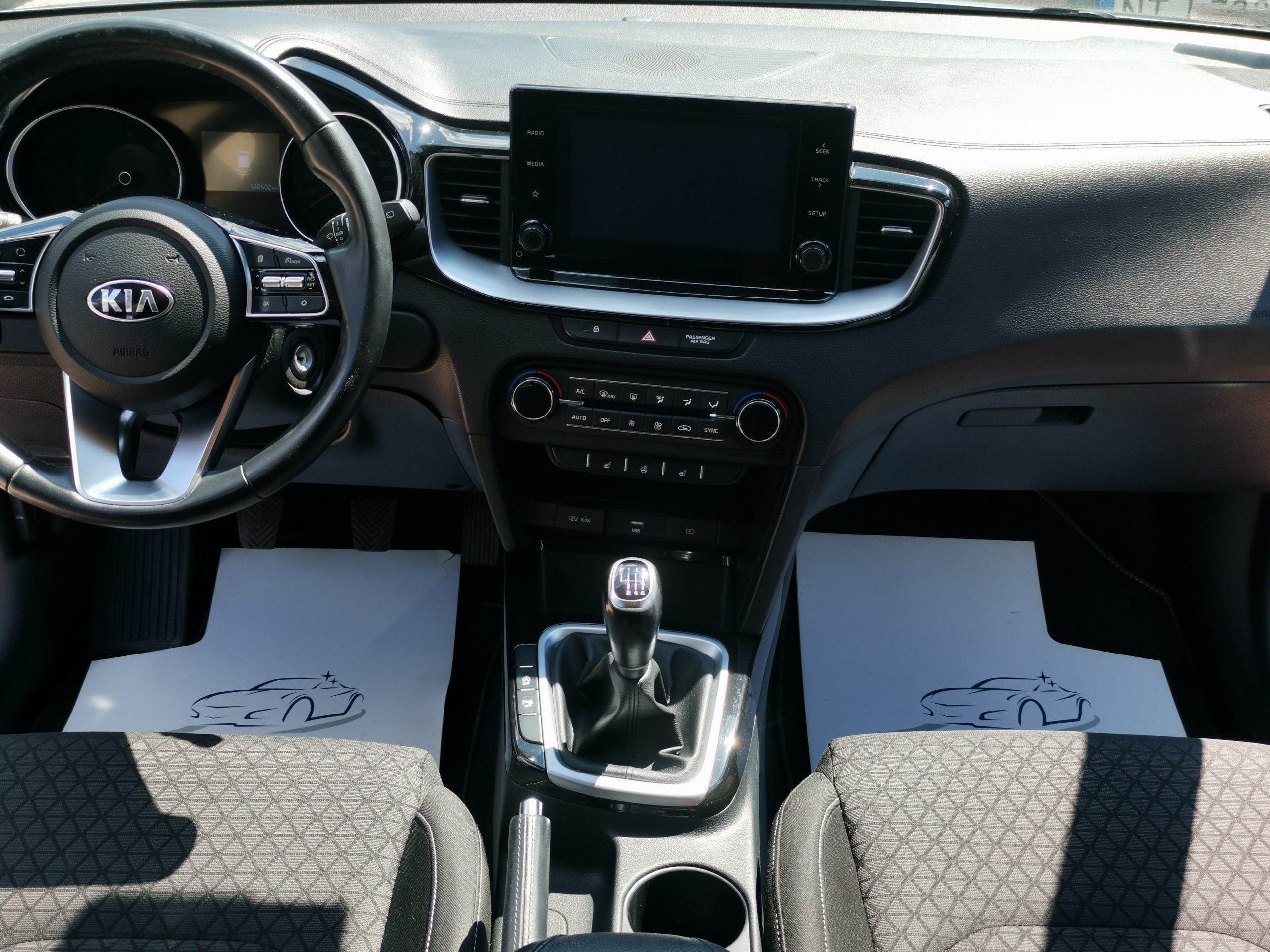 KIA CEE'D Ceed 1.6 CRDi HP Gold MO.-i. 1. Tulaj. Szervizkönyv! ÁFÁ-s! TEMPOMAT. KAMERA. PARKRADAR. ÜLÉSFŰTÉS