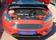 FORD FOCUS 1.5 EcoBoost Titanium S S Szervizkönyv! FÉLBŐR BELSŐ. NAVIGÁCIÓ. KAMERA. TEMPOMAT