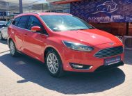 FORD FOCUS 1.5 EcoBoost Titanium S S Szervizkönyv! FÉLBŐR BELSŐ. NAVIGÁCIÓ. KAMERA. TEMPOMAT
