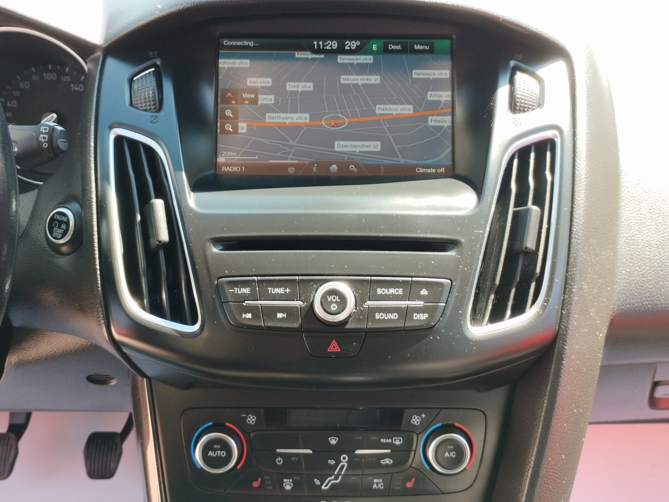 FORD FOCUS 1.5 EcoBoost Titanium S S Szervizkönyv! FÉLBŐR BELSŐ. NAVIGÁCIÓ. KAMERA. TEMPOMAT
