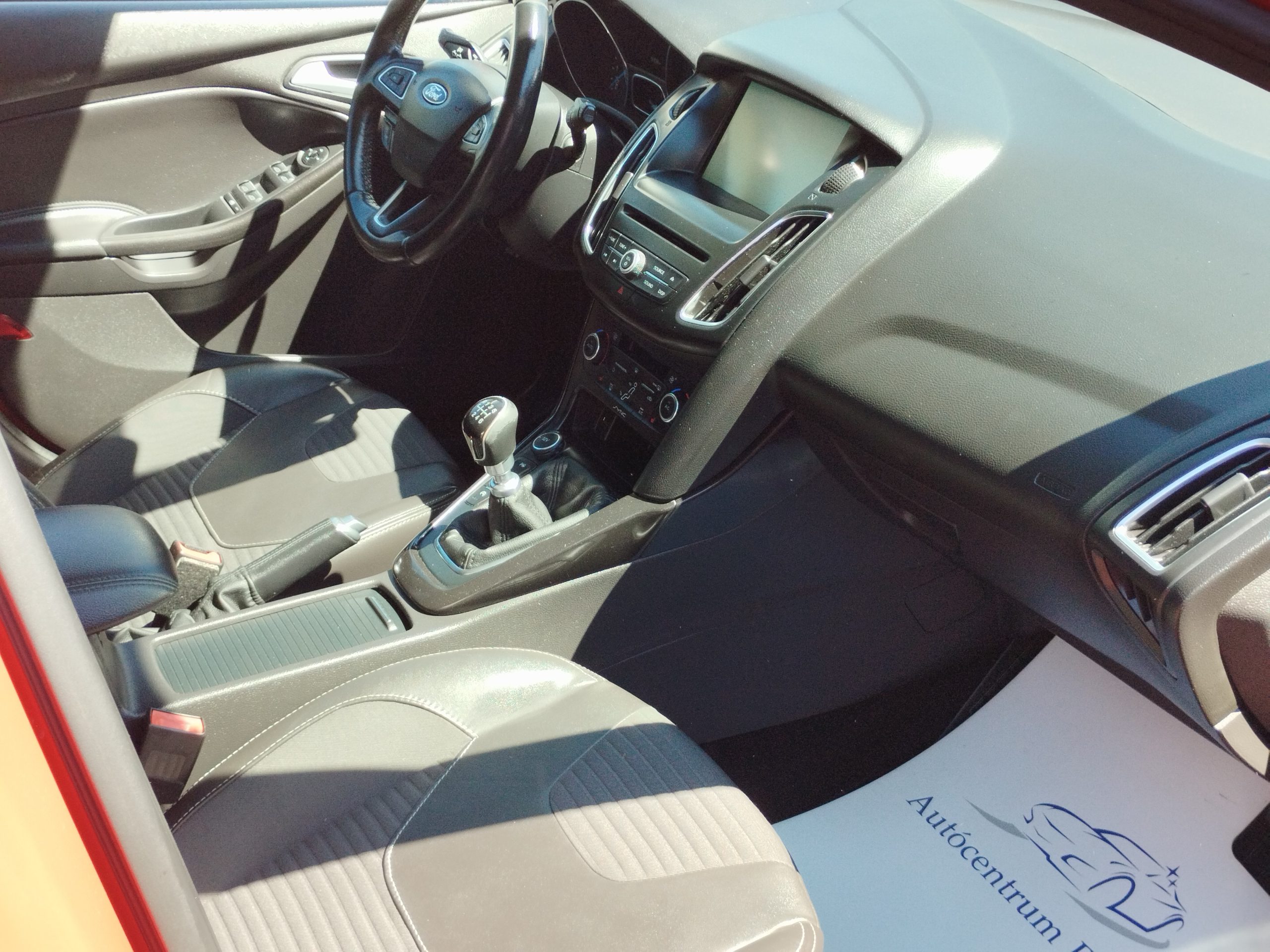 FORD FOCUS 1.5 EcoBoost Titanium S S Szervizkönyv! FÉLBŐR BELSŐ. NAVIGÁCIÓ. KAMERA. TEMPOMAT