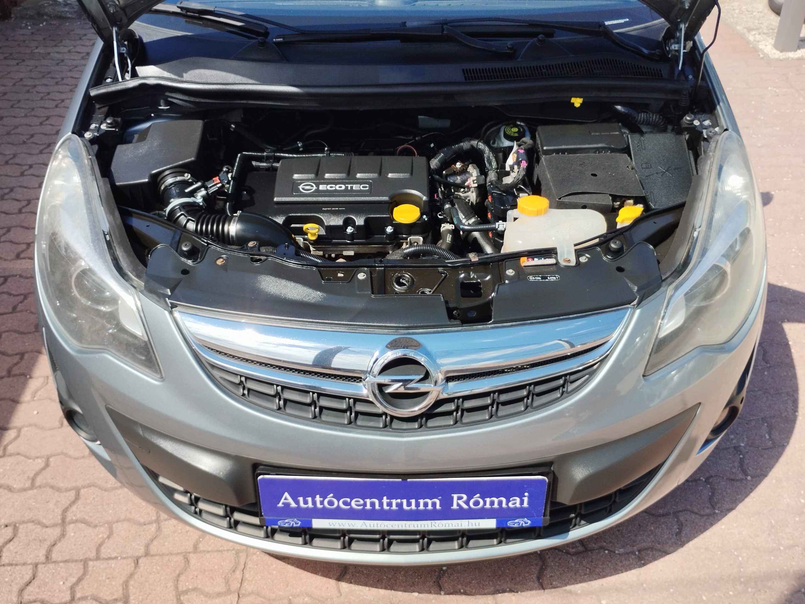 OPEL CORSA D 1.4 T Cosmo Start-Stop 2. Tulaj. 120LE. PANORÁMA TETŐ. NAVIGÁCIÓ. FÉLBŐR BELSŐ. TEMPOMAT