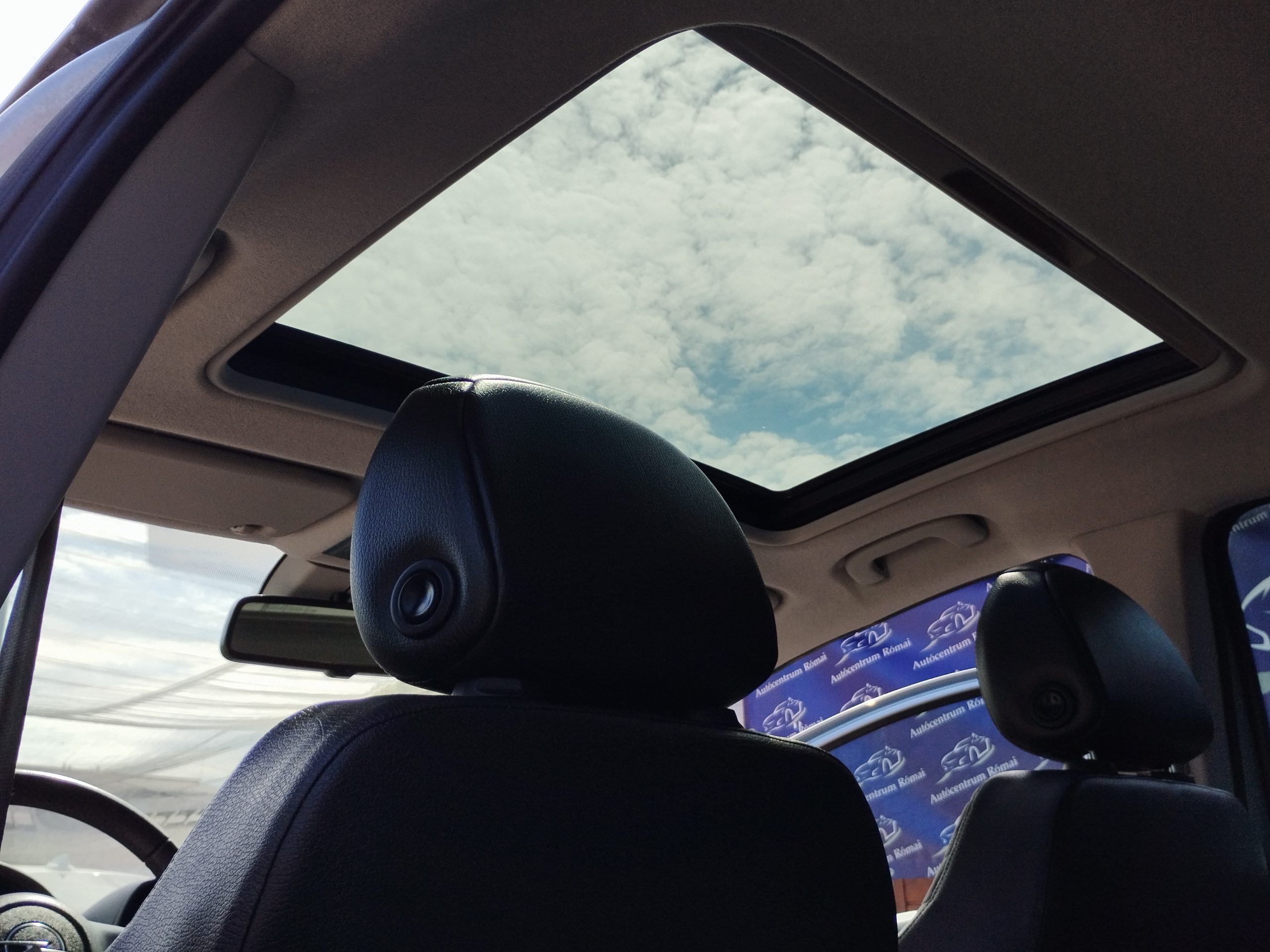OPEL CORSA D 1.4 T Cosmo Start-Stop 2. Tulaj. 120LE. PANORÁMA TETŐ. NAVIGÁCIÓ. FÉLBŐR BELSŐ. TEMPOMAT