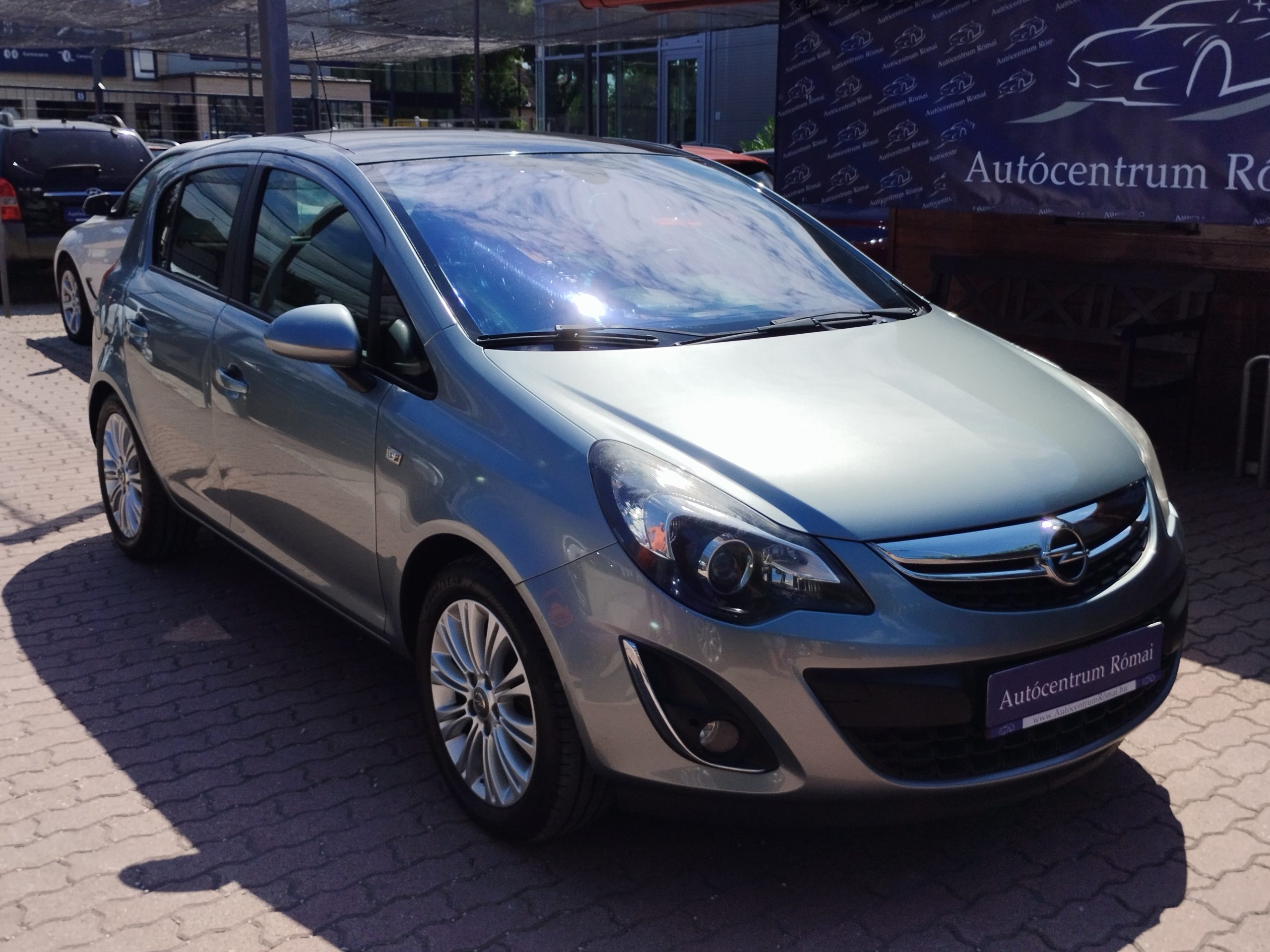 OPEL CORSA D 1.4 T Cosmo Start-Stop 2. Tulaj. 120LE. PANORÁMA TETŐ. NAVIGÁCIÓ. FÉLBŐR BELSŐ. TEMPOMAT