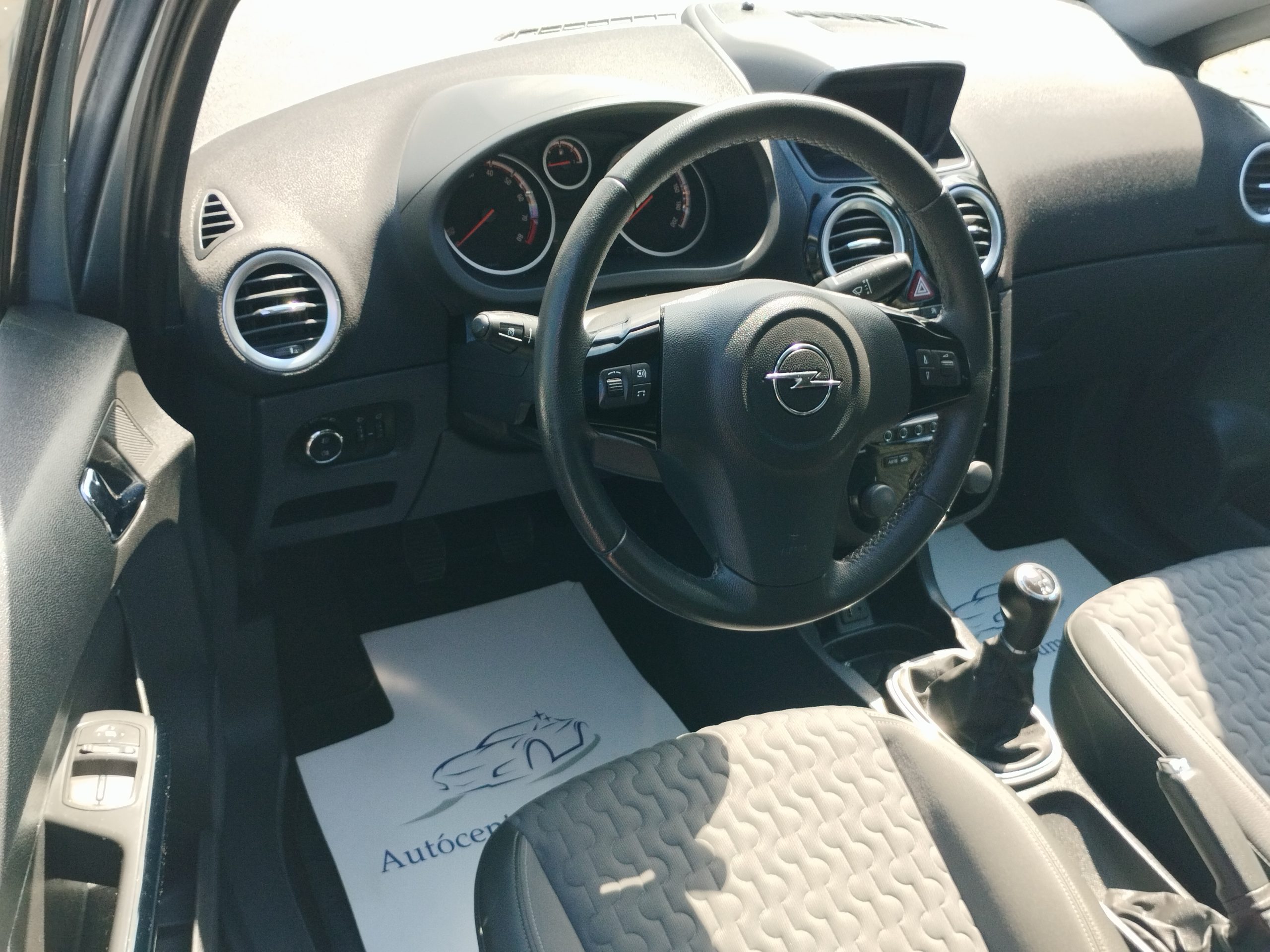 OPEL CORSA D 1.4 T Cosmo Start-Stop 2. Tulaj. 120LE. PANORÁMA TETŐ. NAVIGÁCIÓ. FÉLBŐR BELSŐ. TEMPOMAT