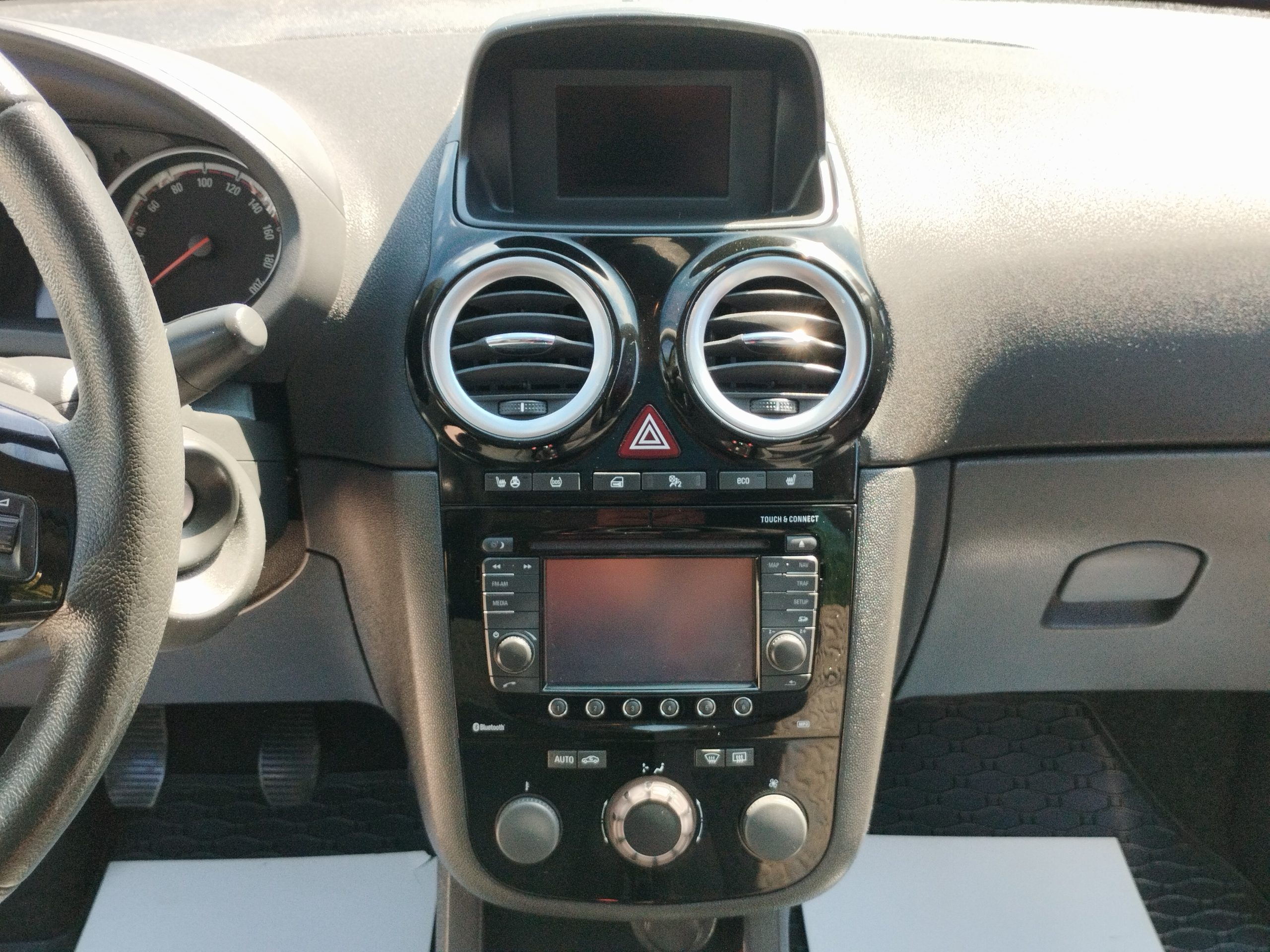 OPEL CORSA D 1.4 T Cosmo Start-Stop 2. Tulaj. 120LE. PANORÁMA TETŐ. NAVIGÁCIÓ. FÉLBŐR BELSŐ. TEMPOMAT