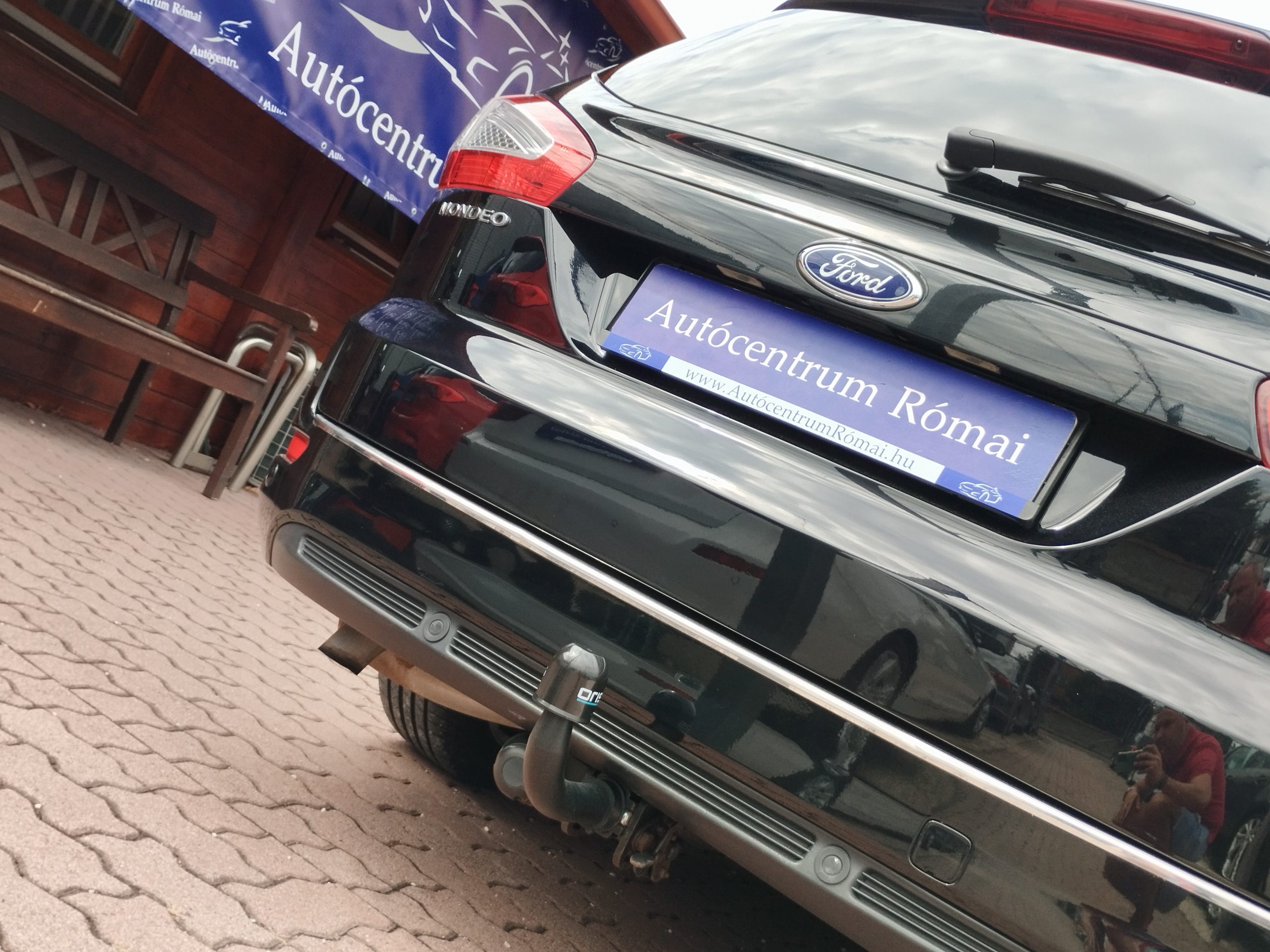 FORD MONDEO 1.6 EcoBoost Titanium 2. Tulaj. Szervizkönyv! NAPFÉNYTETŐ. TEMPOMAT. NAVI. VONÓHOROG
