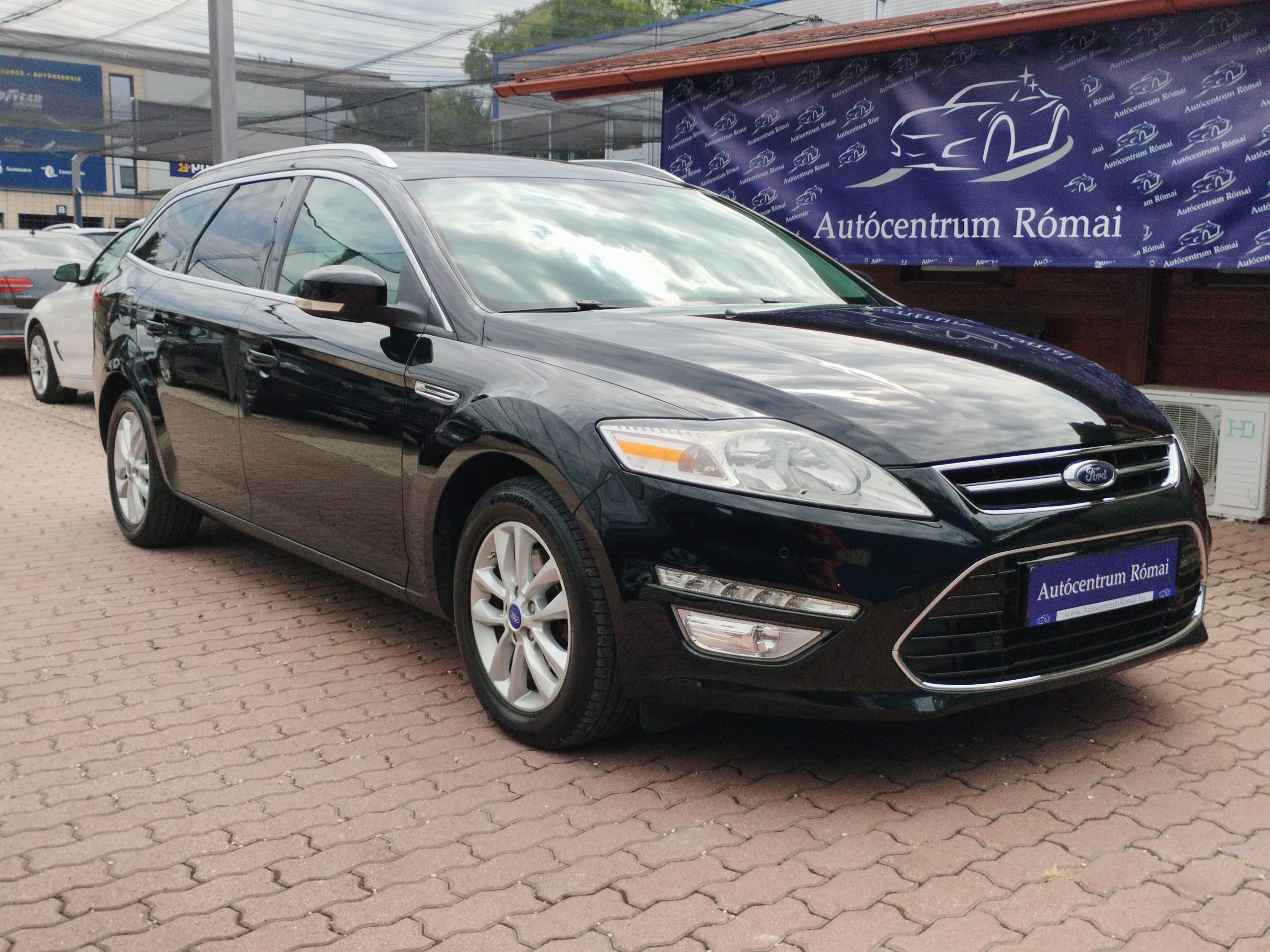 FORD MONDEO 1.6 EcoBoost Titanium 2. Tulaj. Szervizkönyv! NAPFÉNYTETŐ. TEMPOMAT. NAVI. VONÓHOROG