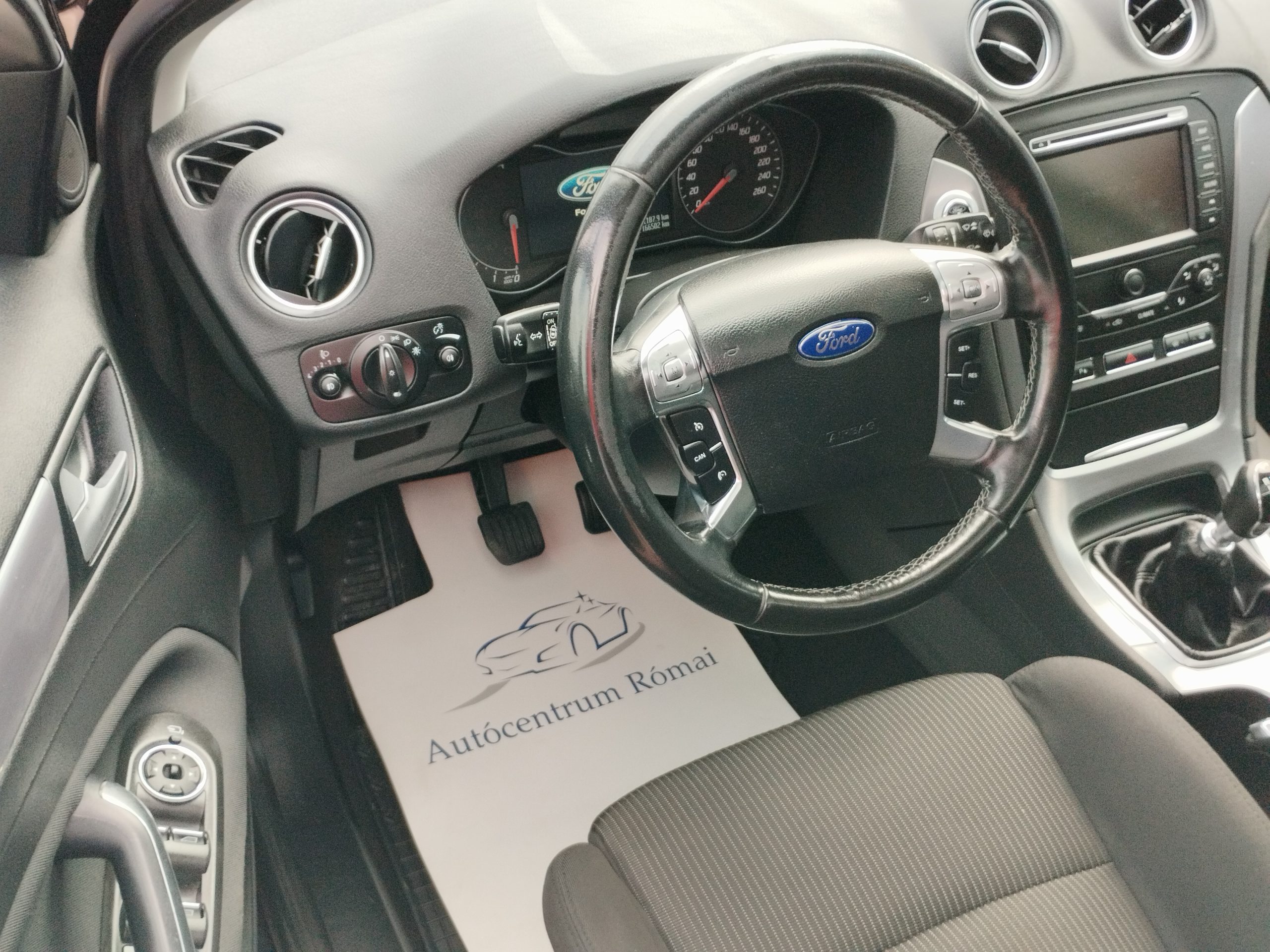 FORD MONDEO 1.6 EcoBoost Titanium 2. Tulaj. Szervizkönyv! NAPFÉNYTETŐ. TEMPOMAT. NAVI. VONÓHOROG