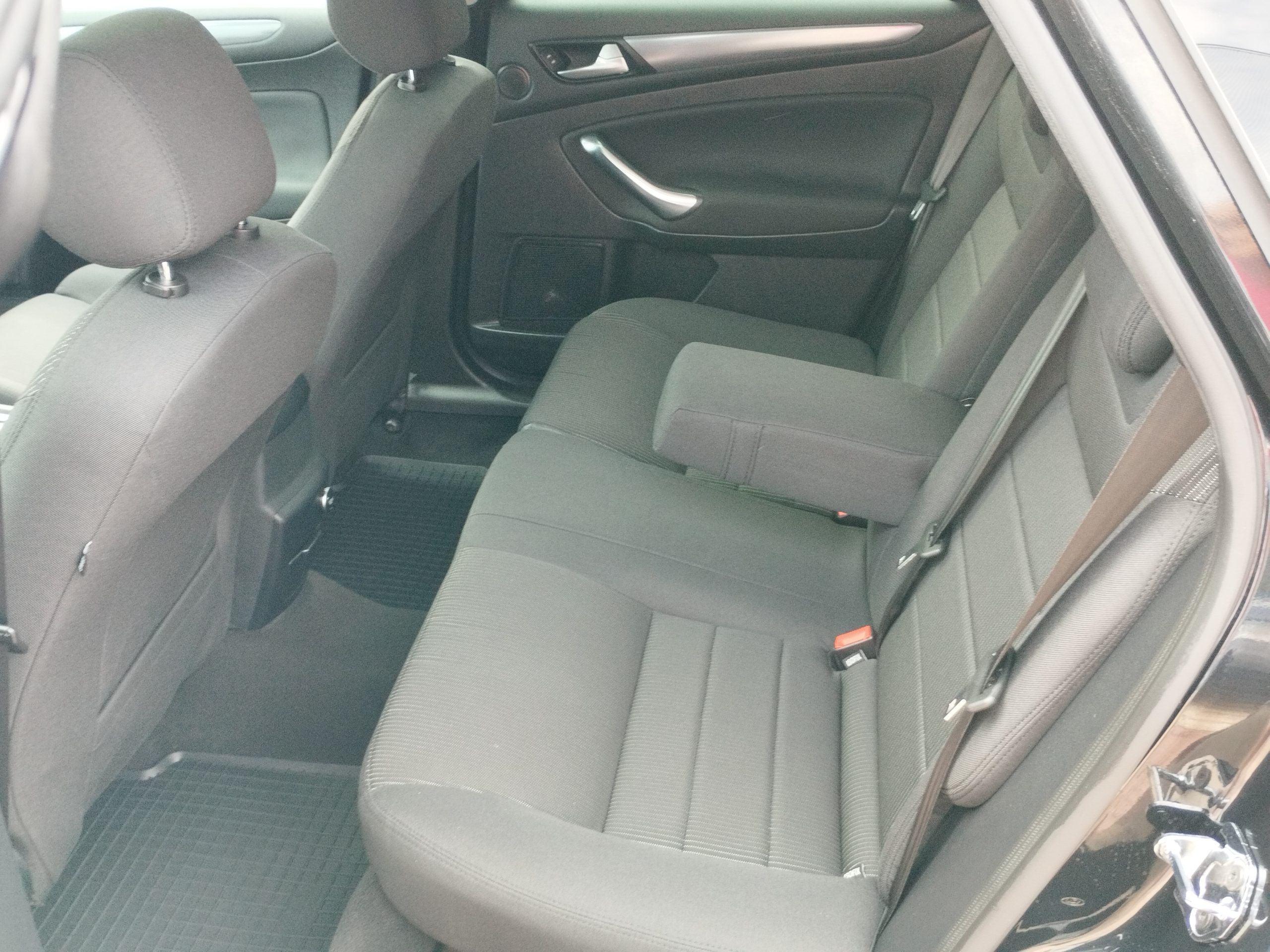FORD MONDEO 1.6 EcoBoost Titanium 2. Tulaj. Szervizkönyv! NAPFÉNYTETŐ. TEMPOMAT. NAVI. VONÓHOROG