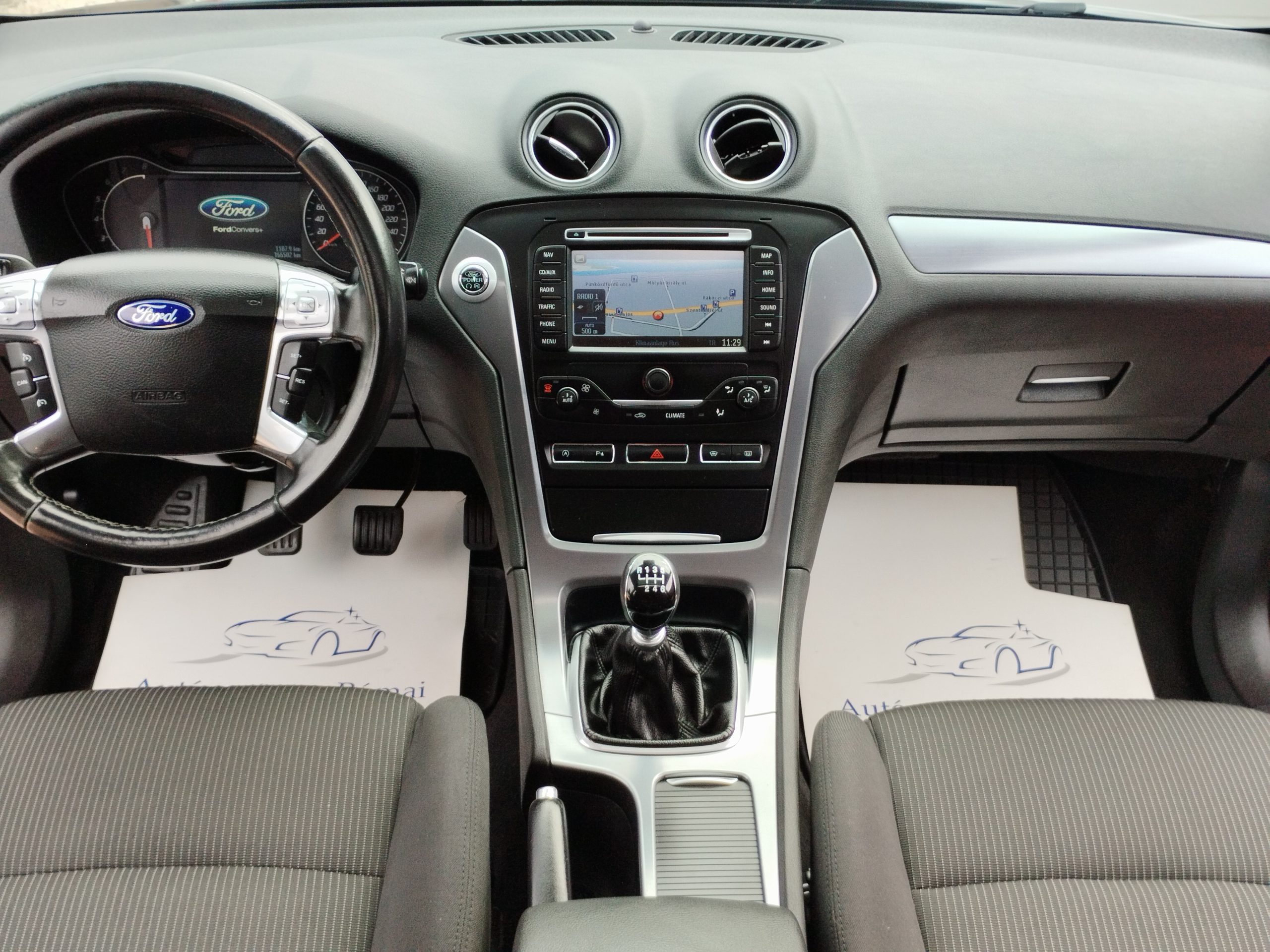 FORD MONDEO 1.6 EcoBoost Titanium 2. Tulaj. Szervizkönyv! NAPFÉNYTETŐ. TEMPOMAT. NAVI. VONÓHOROG