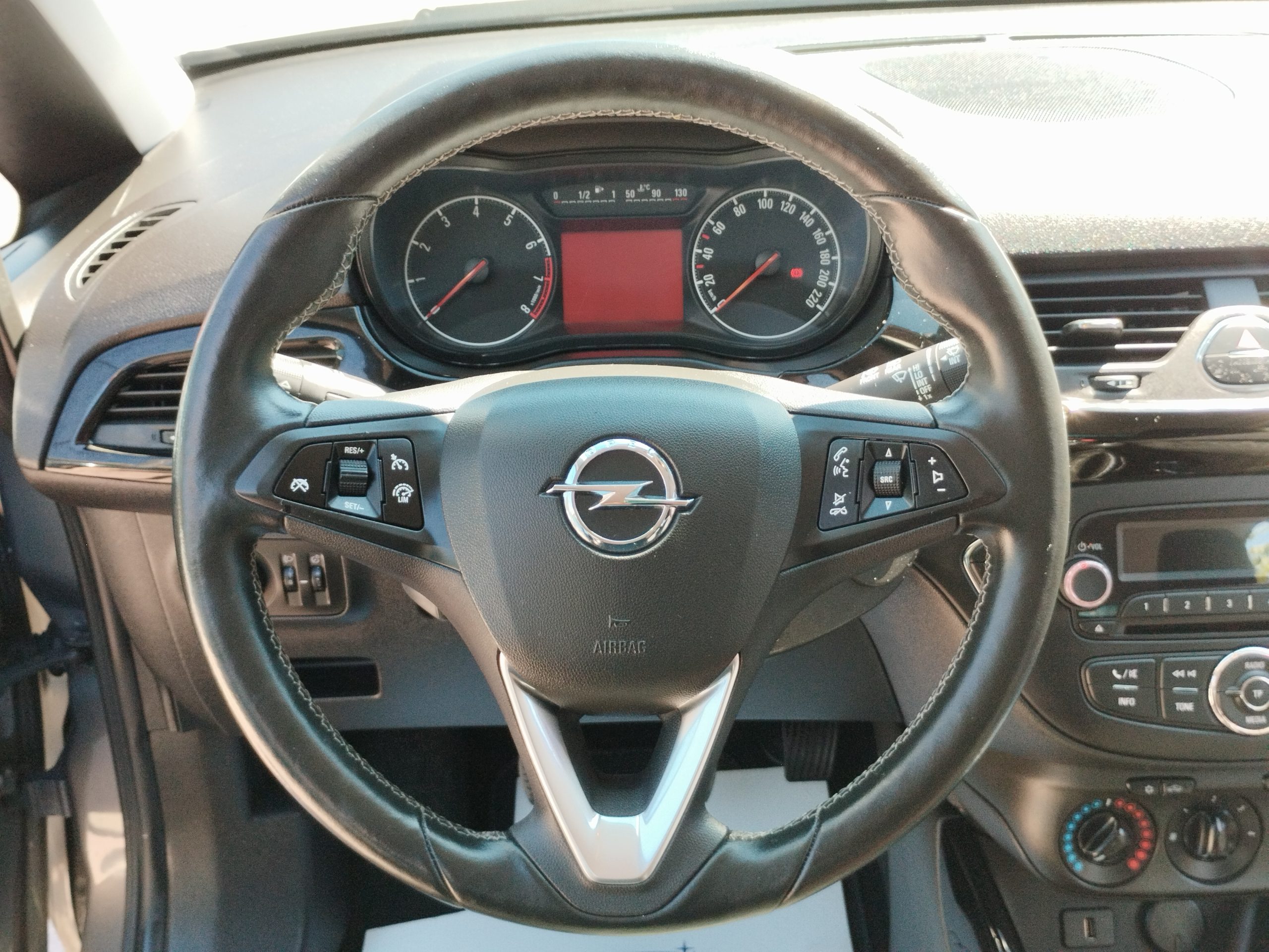OPEL CORSA E 1.4 Drive Start-Stop 2. Tulaj. Szervizkönyv! KLÍMA. TEMPOMAT. PARKRADAR. ÜLÉSFŰTÉS