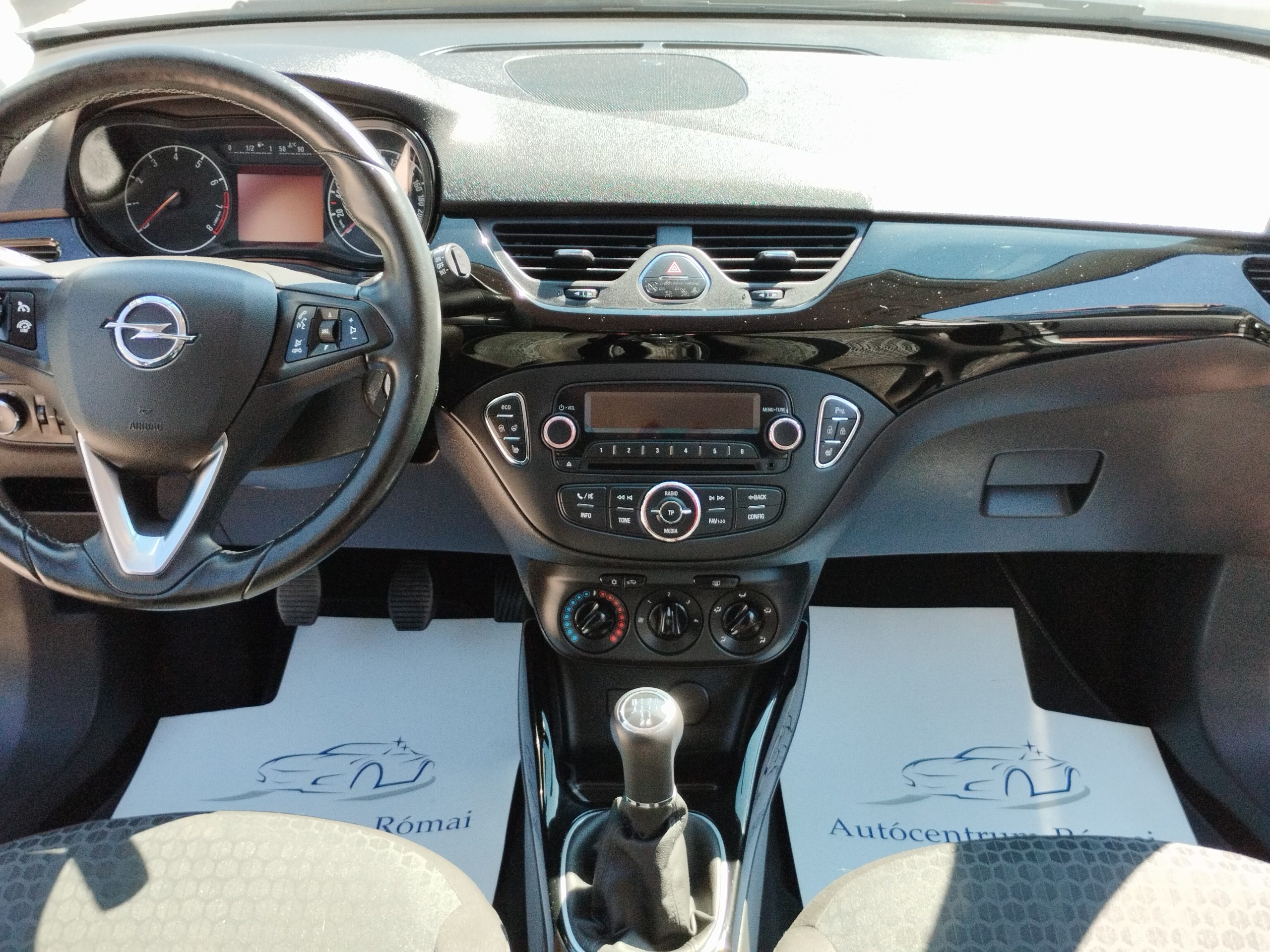 OPEL CORSA E 1.4 Drive Start-Stop 2. Tulaj. Szervizkönyv! KLÍMA. TEMPOMAT. PARKRADAR. ÜLÉSFŰTÉS