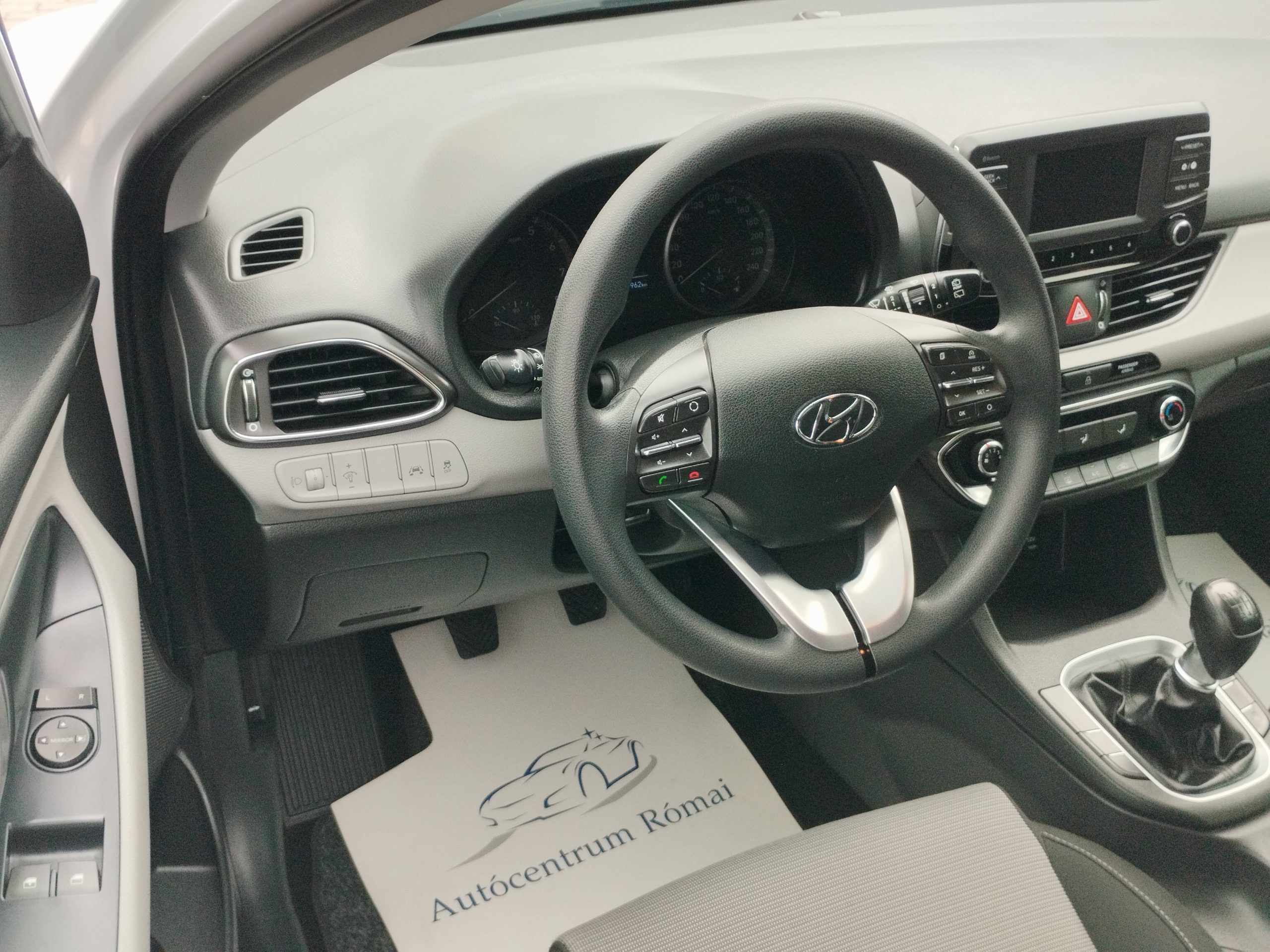 HYUNDAI I30 1.4 MPi Comfort 107.000km! 1. Tulaj. Szervizkönyv! KLÍMA. TEMPOMAT. KÖDLÁMPA