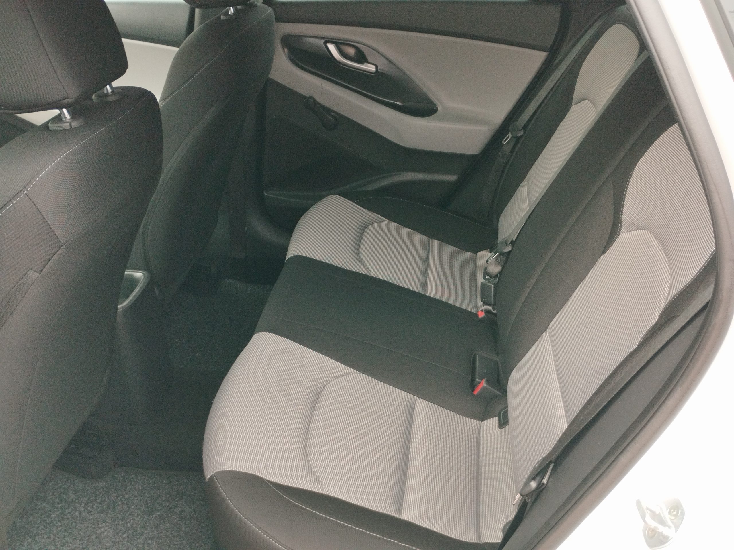 HYUNDAI I30 1.4 MPi Comfort 107.000km! 1. Tulaj. Szervizkönyv! KLÍMA. TEMPOMAT. KÖDLÁMPA