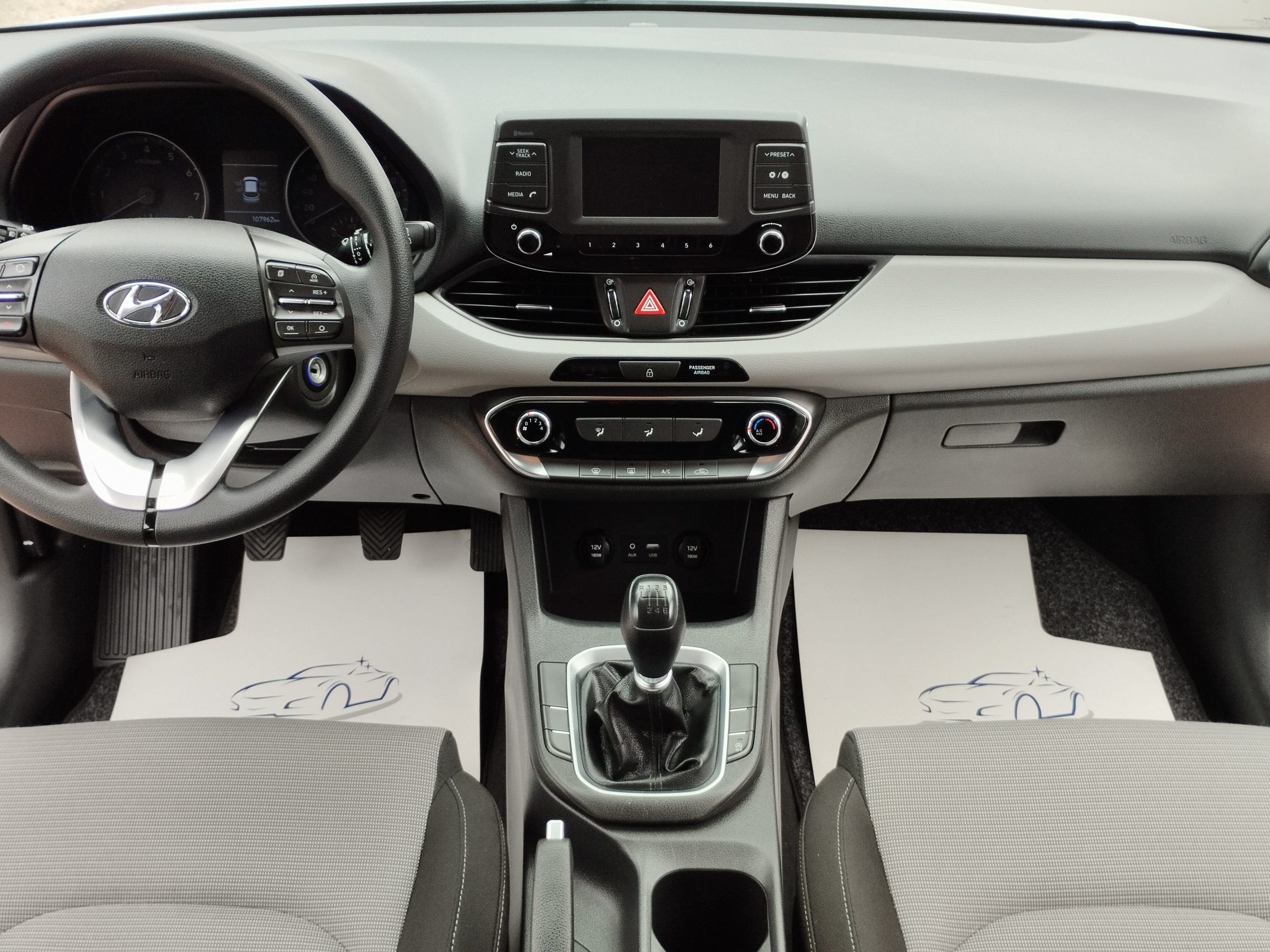 HYUNDAI I30 1.4 MPi Comfort 107.000km! 1. Tulaj. Szervizkönyv! KLÍMA. TEMPOMAT. KÖDLÁMPA