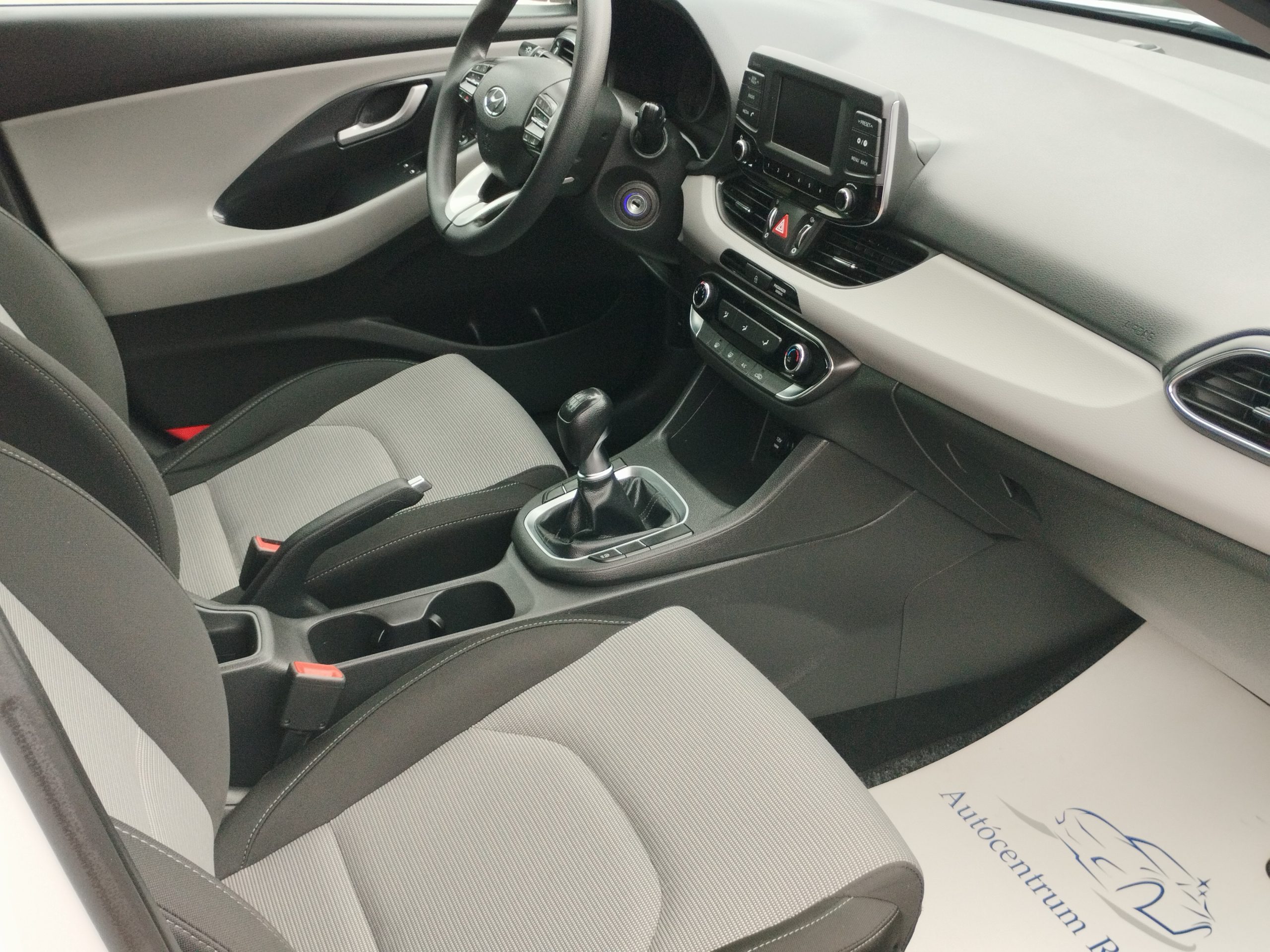 HYUNDAI I30 1.4 MPi Comfort 107.000km! 1. Tulaj. Szervizkönyv! KLÍMA. TEMPOMAT. KÖDLÁMPA
