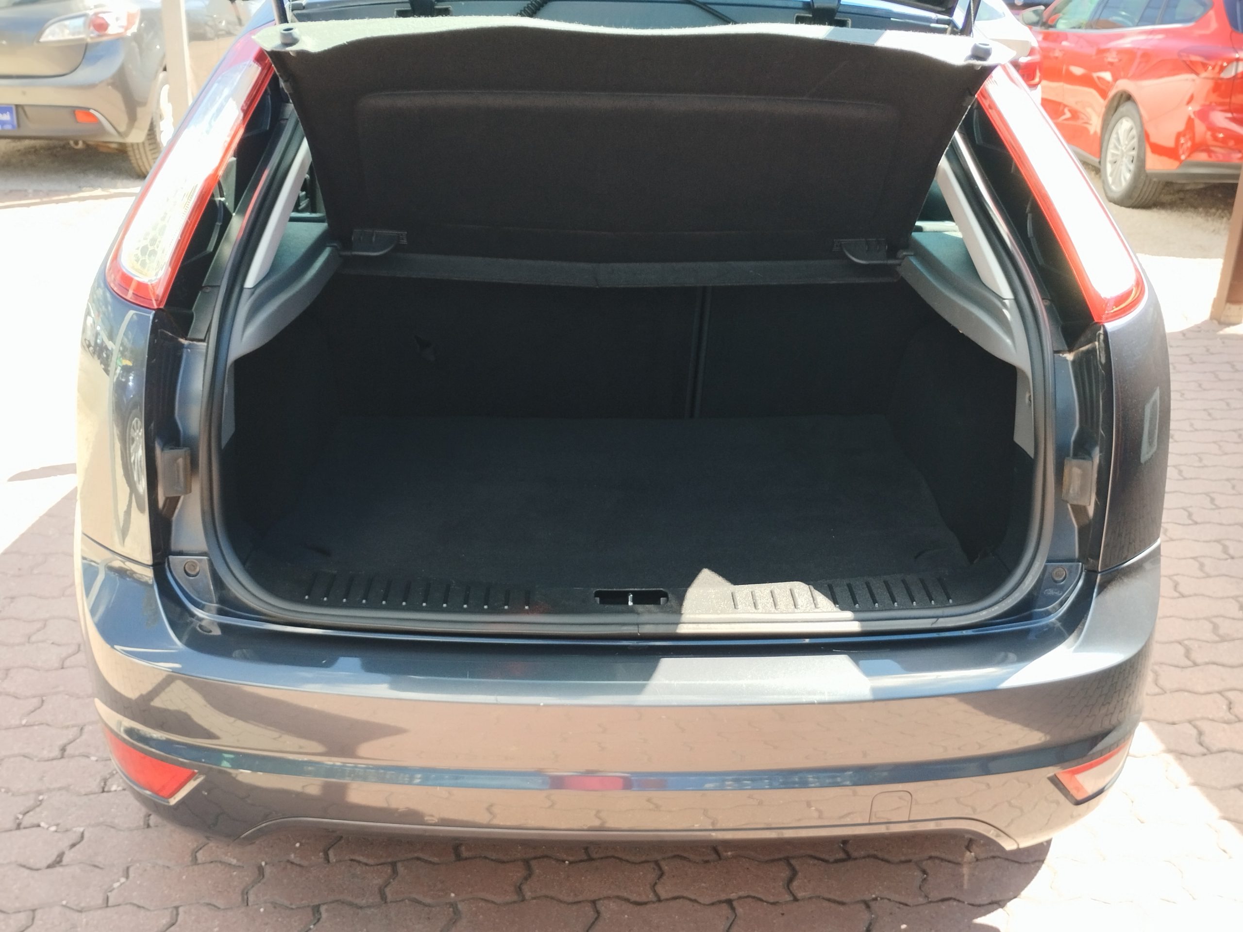 FORD FOCUS 1.6 Fresh EURO5 2. Tulaj. KLÍMA. SZÉLVÉDŐFŰTÉS. ELEKTROMOS ABLAK