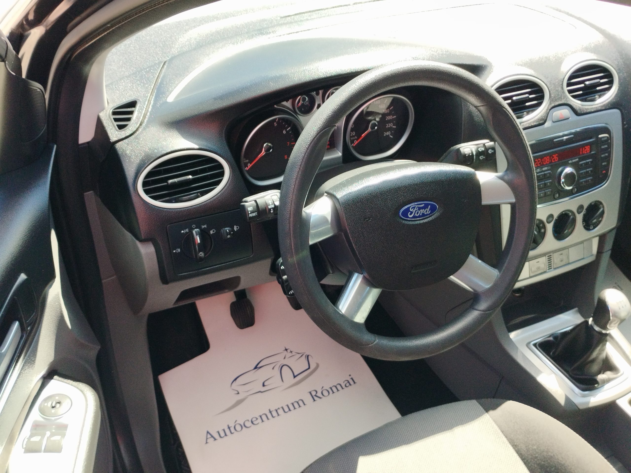 FORD FOCUS 1.6 Fresh EURO5 2. Tulaj. KLÍMA. SZÉLVÉDŐFŰTÉS. ELEKTROMOS ABLAK
