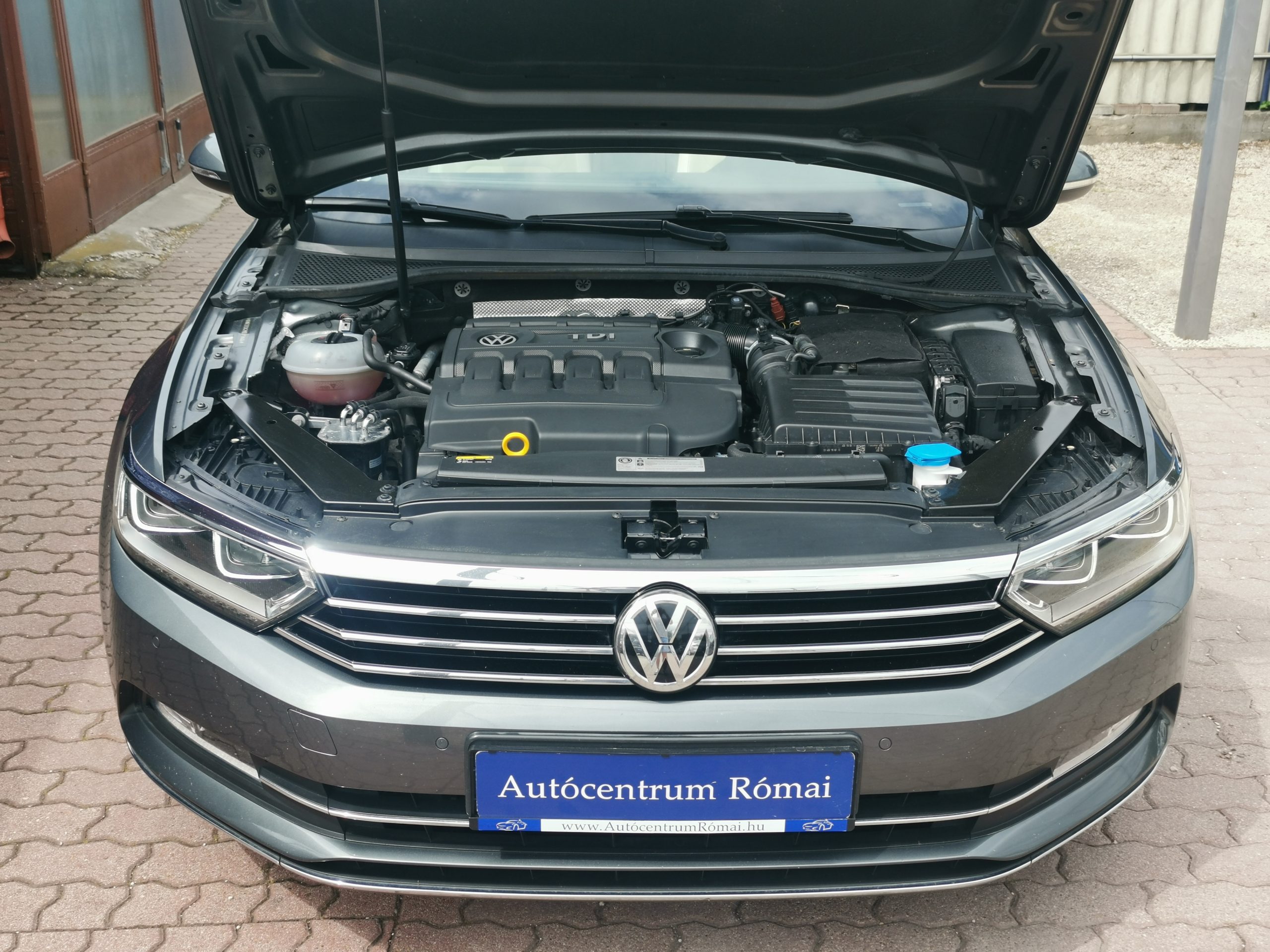 VOLKSWAGEN PASSAT VIII 2.0 TDI BMT Highline DSG MO.-i. 2 Tulaj. Szervizkönyv! PANORÁMA TETŐ. FÉLBŐR BELSŐ. KAMERA. NAVIGÁCIÓ