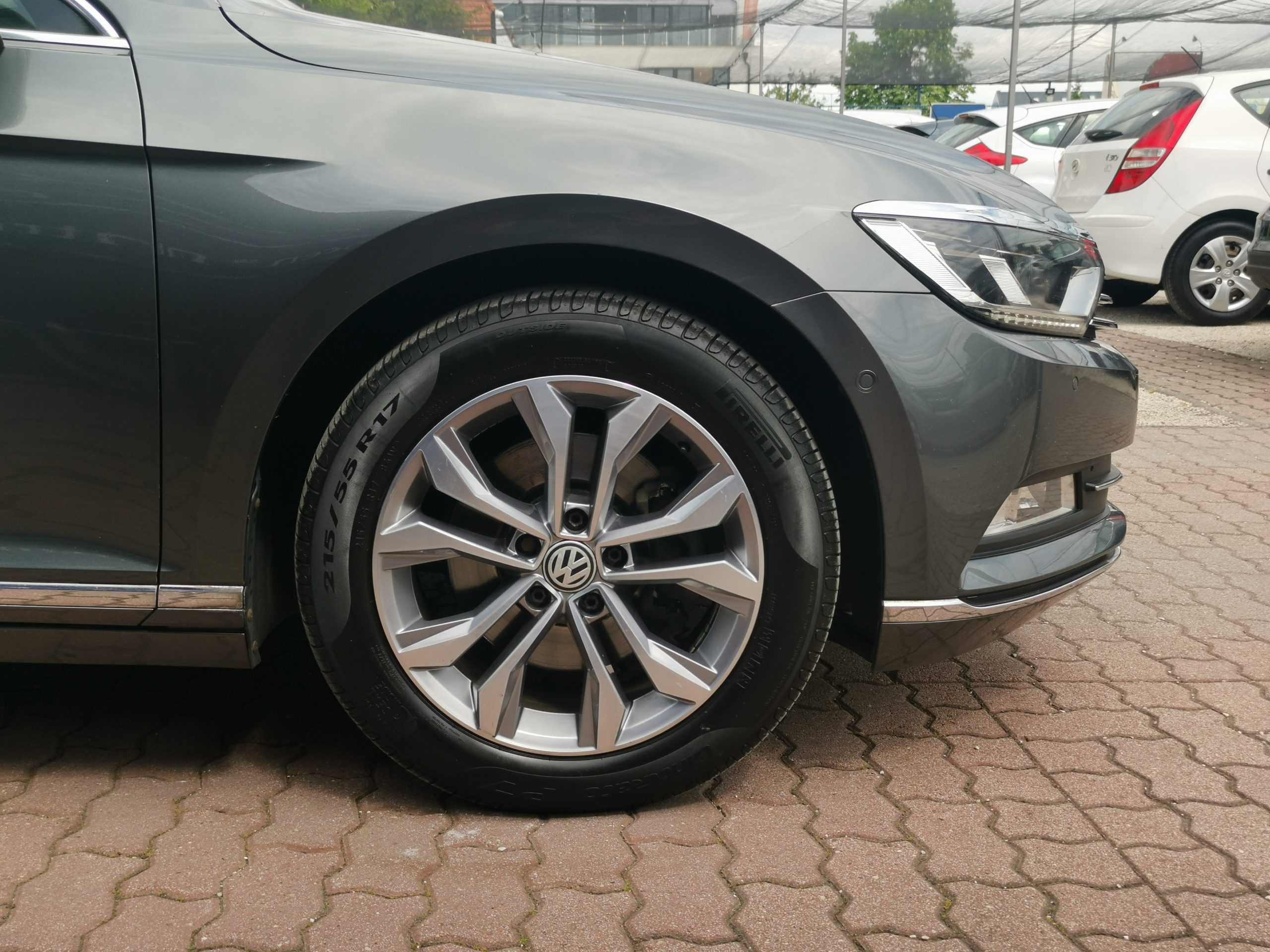 VOLKSWAGEN PASSAT VIII 2.0 TDI BMT Highline DSG MO.-i. 2 Tulaj. Szervizkönyv! PANORÁMA TETŐ. FÉLBŐR BELSŐ. KAMERA. NAVIGÁCIÓ