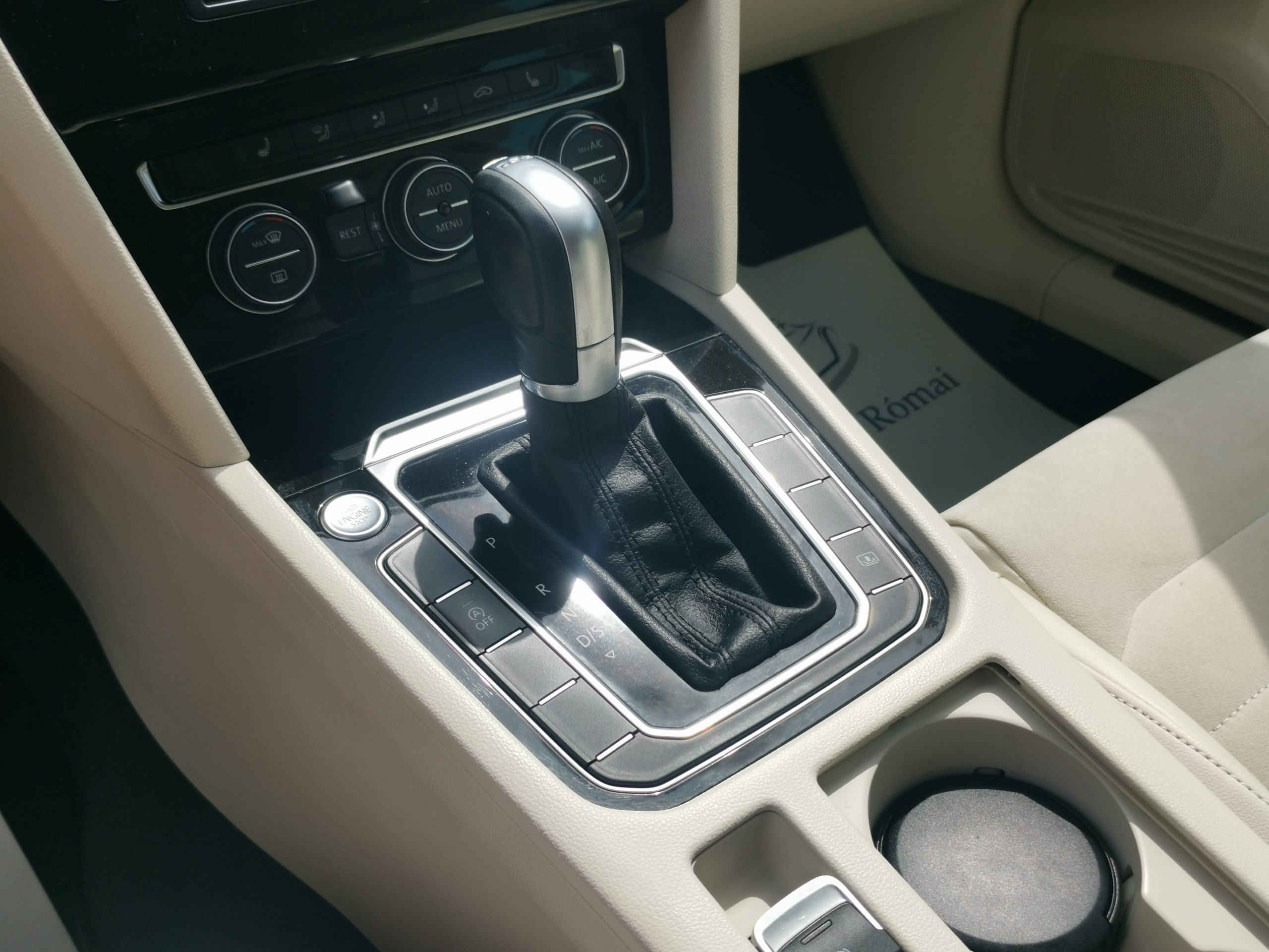 VOLKSWAGEN PASSAT VIII 2.0 TDI BMT Highline DSG MO.-i. 2 Tulaj. Szervizkönyv! PANORÁMA TETŐ. FÉLBŐR BELSŐ. KAMERA. NAVIGÁCIÓ