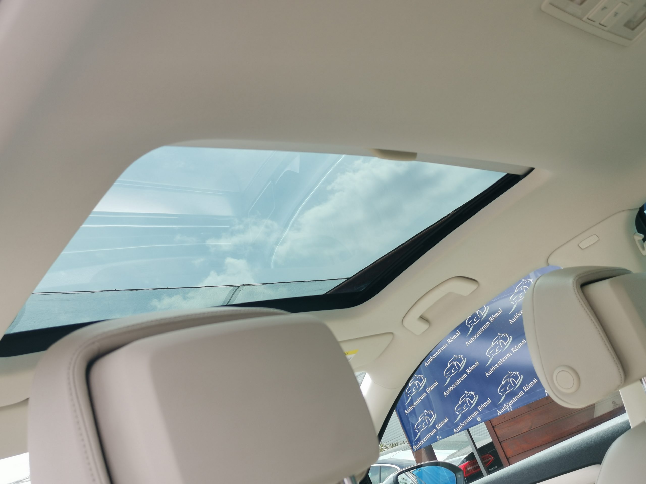 VOLKSWAGEN PASSAT VIII 2.0 TDI BMT Highline DSG MO.-i. 2 Tulaj. Szervizkönyv! PANORÁMA TETŐ. FÉLBŐR BELSŐ. KAMERA. NAVIGÁCIÓ