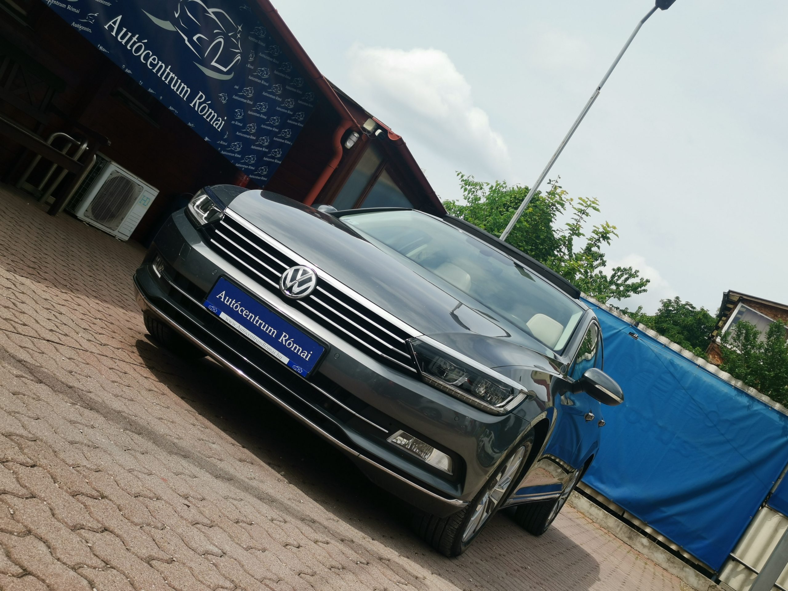 VOLKSWAGEN PASSAT VIII 2.0 TDI BMT Highline DSG MO.-i. 2 Tulaj. Szervizkönyv! PANORÁMA TETŐ. FÉLBŐR BELSŐ. KAMERA. NAVIGÁCIÓ