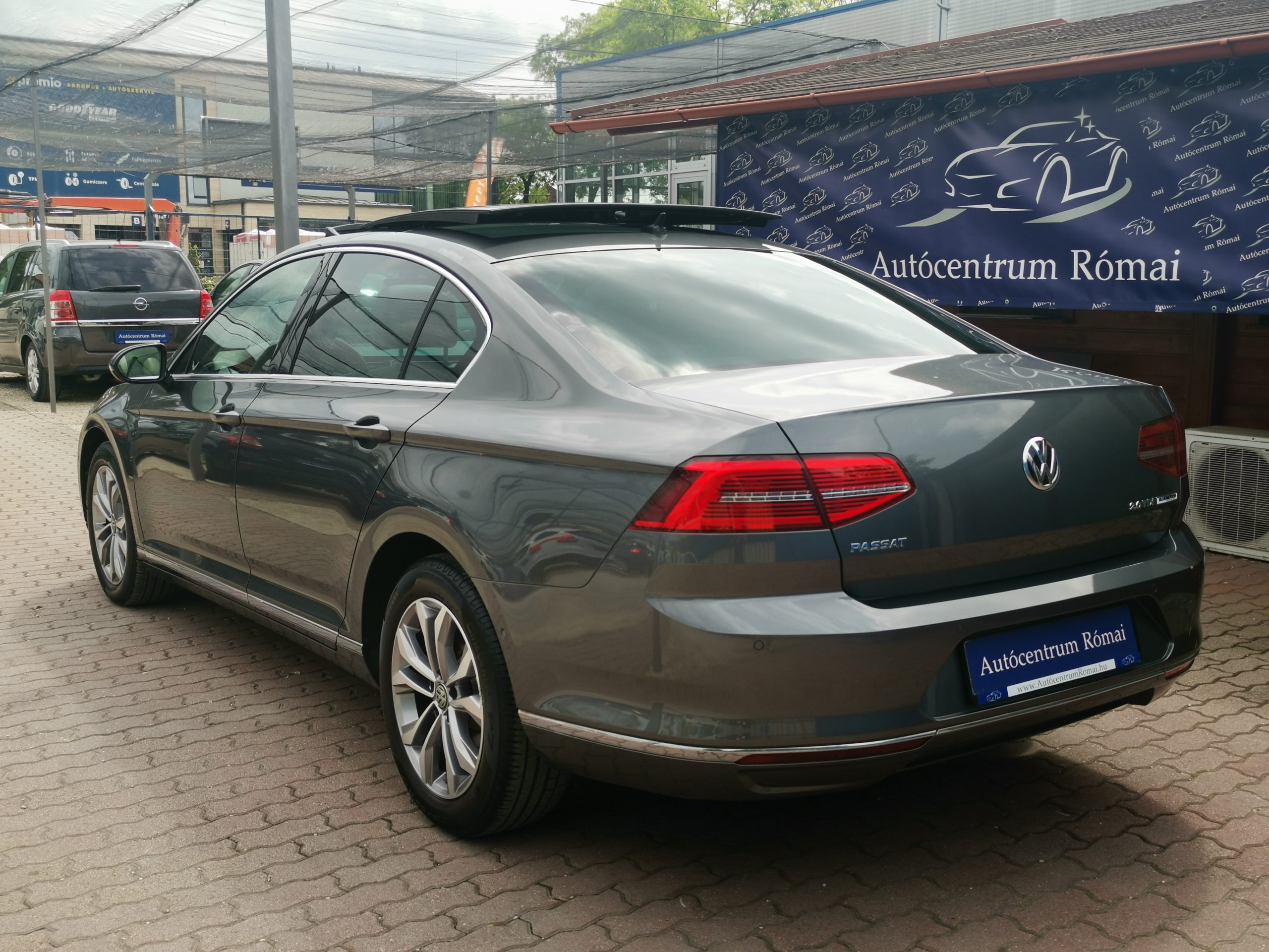 VOLKSWAGEN PASSAT VIII 2.0 TDI BMT Highline DSG MO.-i. 2 Tulaj. Szervizkönyv! PANORÁMA TETŐ. FÉLBŐR BELSŐ. KAMERA. NAVIGÁCIÓ