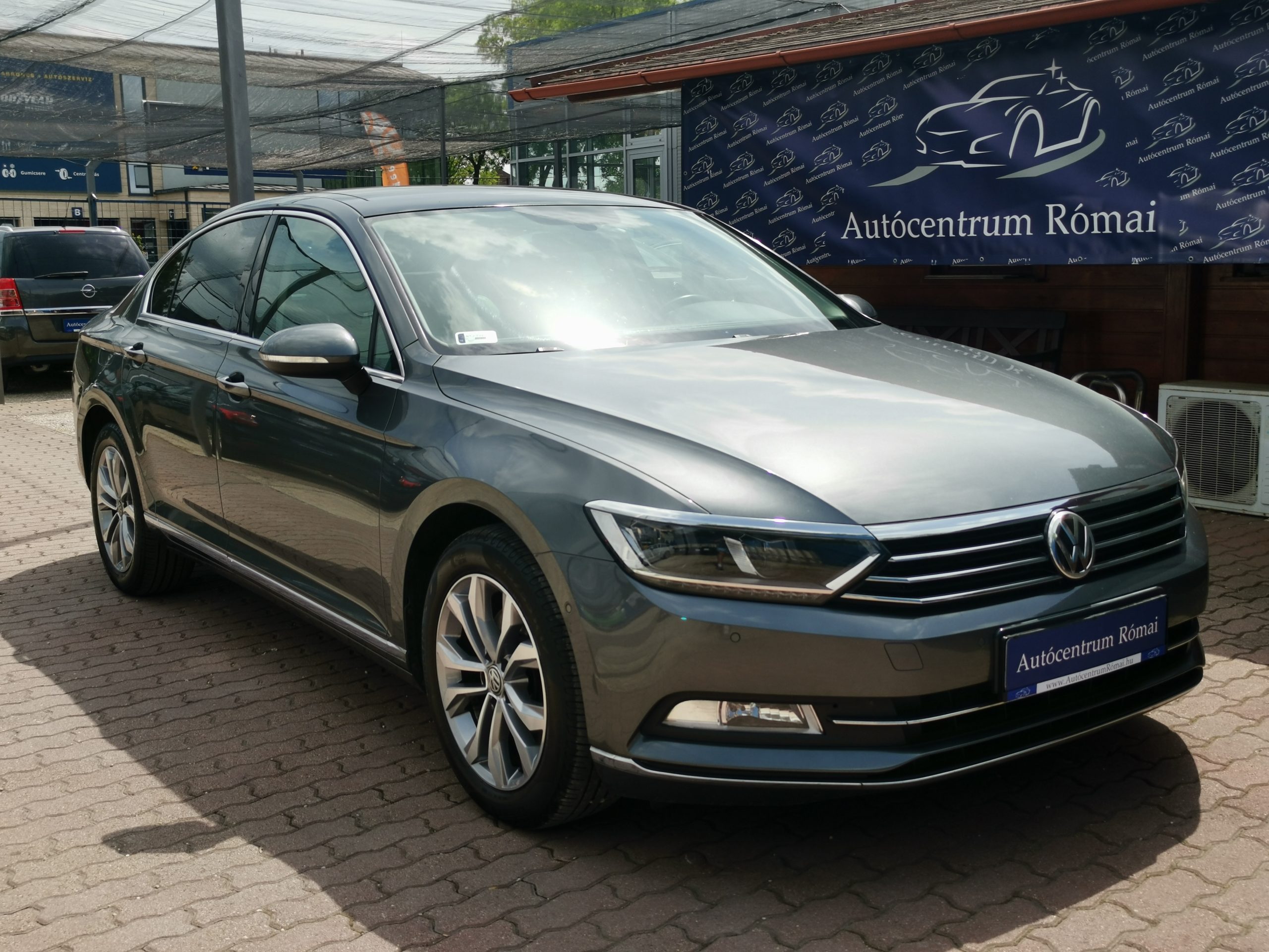 VOLKSWAGEN PASSAT VIII 2.0 TDI BMT Highline DSG MO.-i. 2 Tulaj. Szervizkönyv! PANORÁMA TETŐ. FÉLBŐR BELSŐ. KAMERA. NAVIGÁCIÓ
