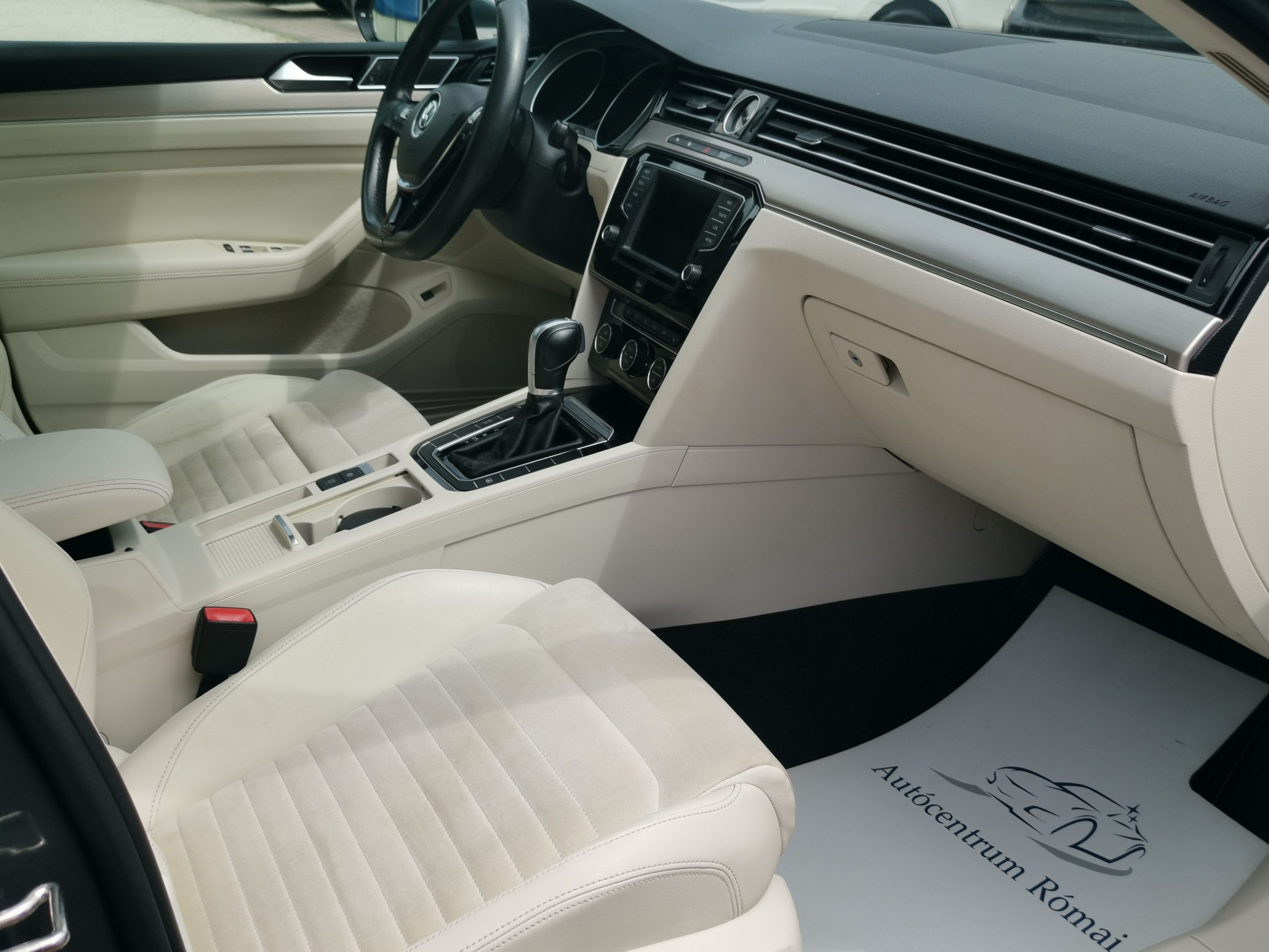 VOLKSWAGEN PASSAT VIII 2.0 TDI BMT Highline DSG MO.-i. 2 Tulaj. Szervizkönyv! PANORÁMA TETŐ. FÉLBŐR BELSŐ. KAMERA. NAVIGÁCIÓ