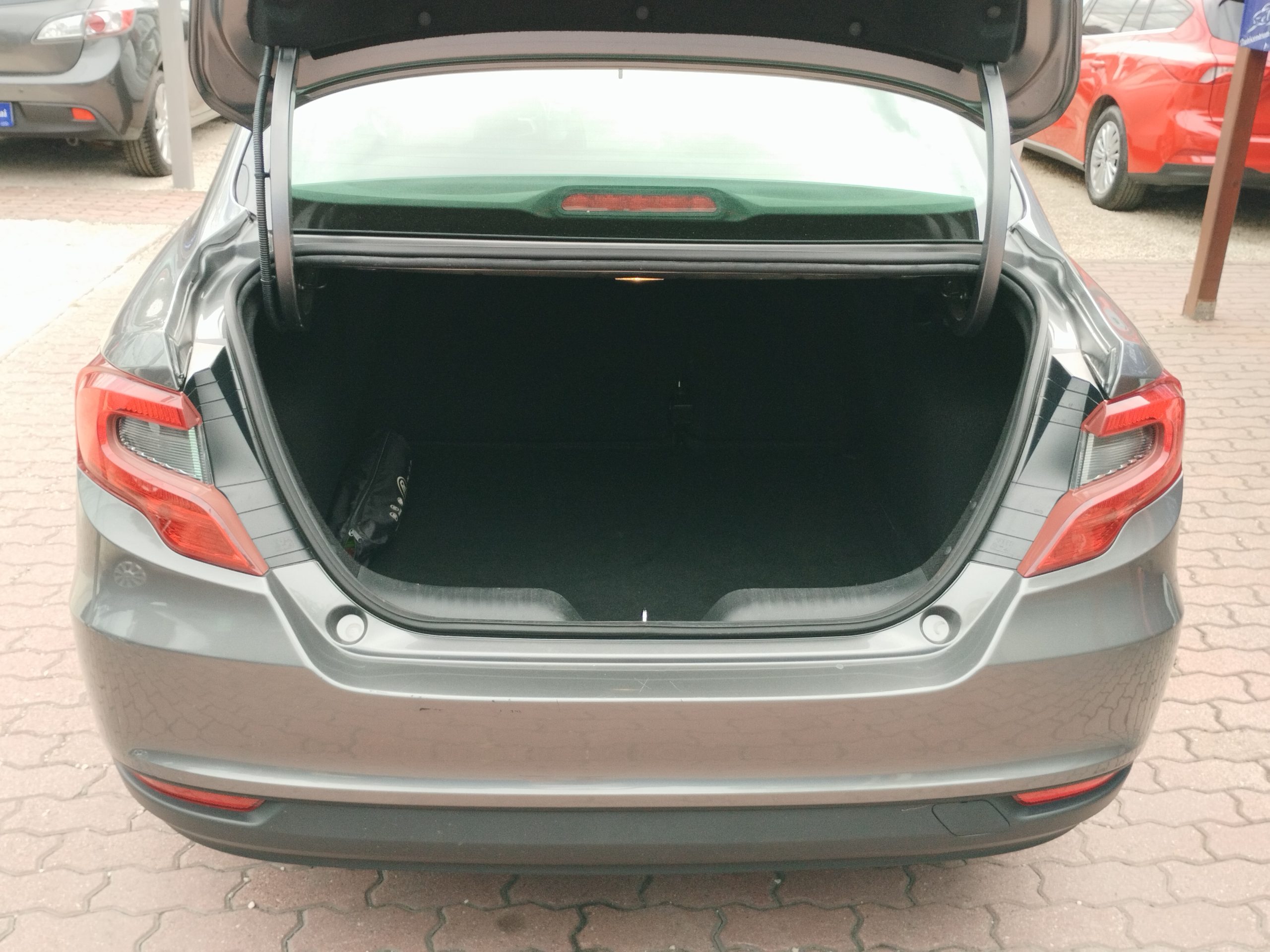 FIAT TIPO 1.4 16V Lounge MO.-i. 1. Tulaj. DIGIT KLÍMA. ÜLÉSFŰTÉS. ALUFELNI. TEMPOMAT