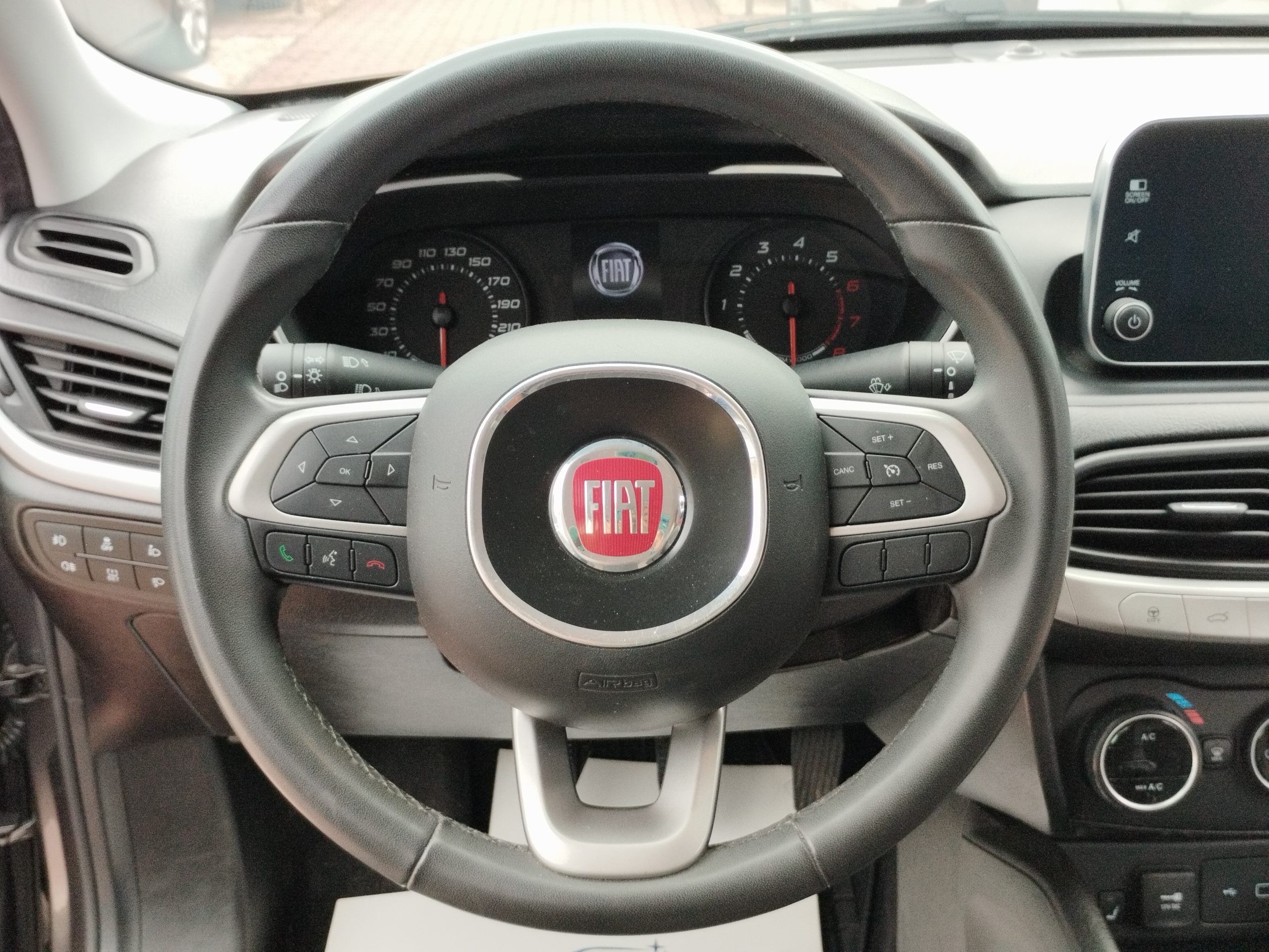 FIAT TIPO 1.4 16V Lounge MO.-i. 1. Tulaj. DIGIT KLÍMA. ÜLÉSFŰTÉS. ALUFELNI. TEMPOMAT