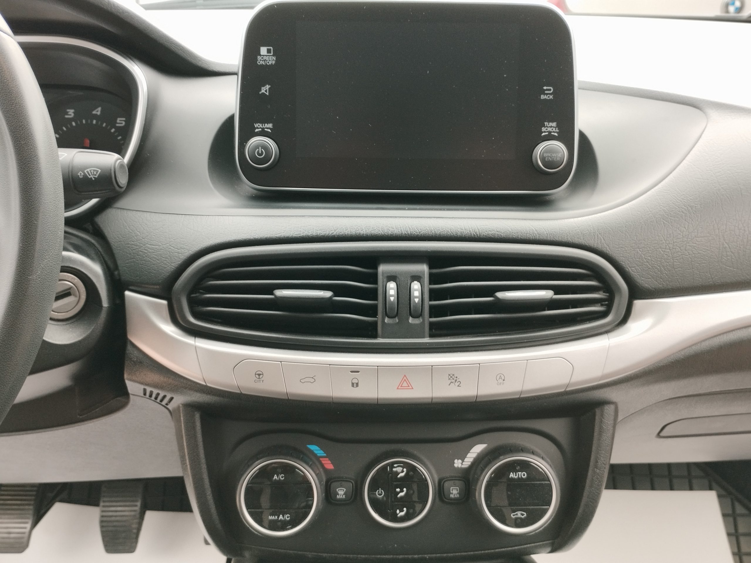 FIAT TIPO 1.4 16V Lounge MO.-i. 1. Tulaj. DIGIT KLÍMA. ÜLÉSFŰTÉS. ALUFELNI. TEMPOMAT
