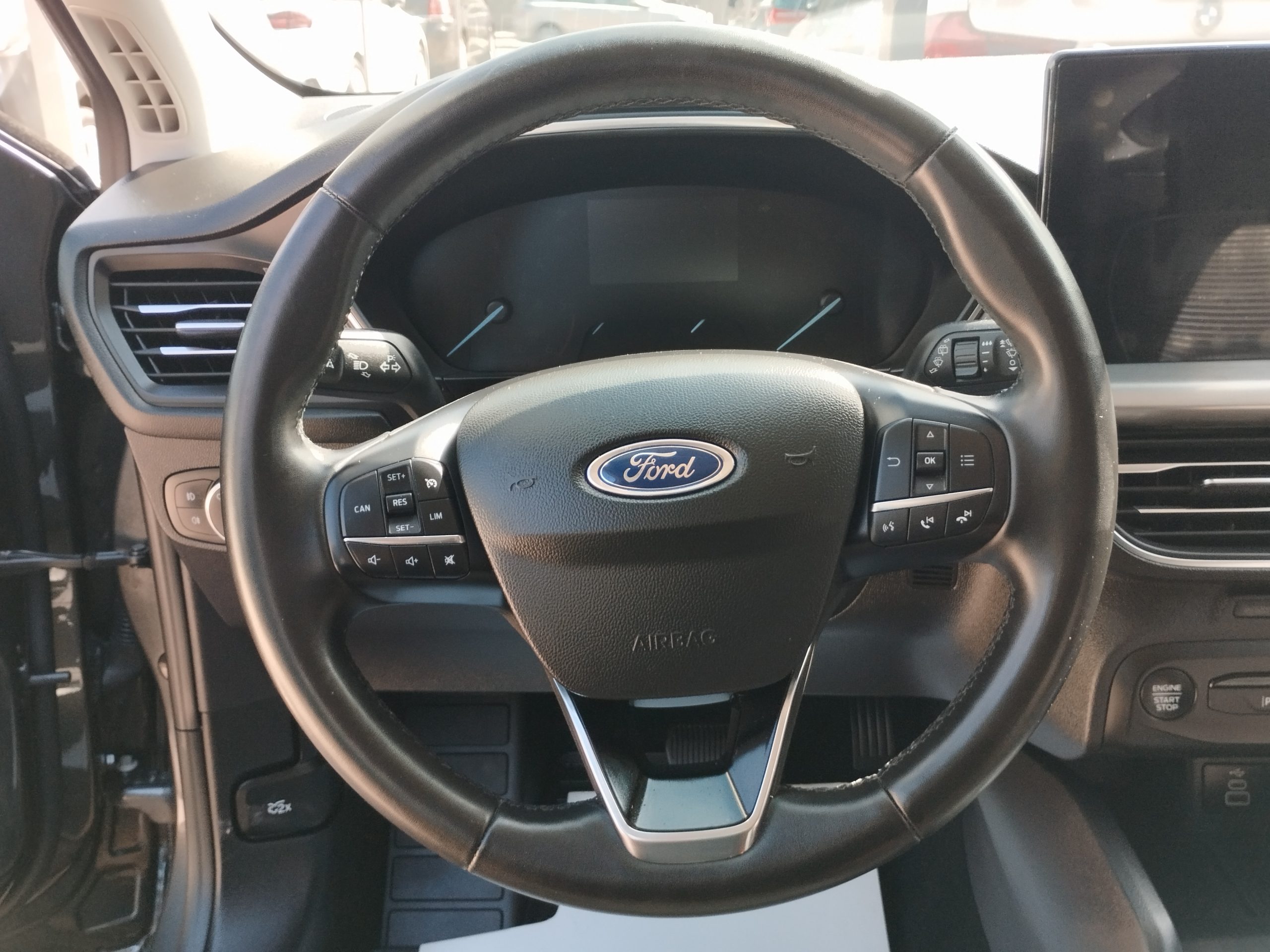 FORD FOCUS 1.5 EcoBlue Titanium (Automata) MO.-i. 2. Tulaj. Szervizkönyv! ÁFÁ-s! NAVIGÁCIÓ. TEMPOMAT. KAMERA