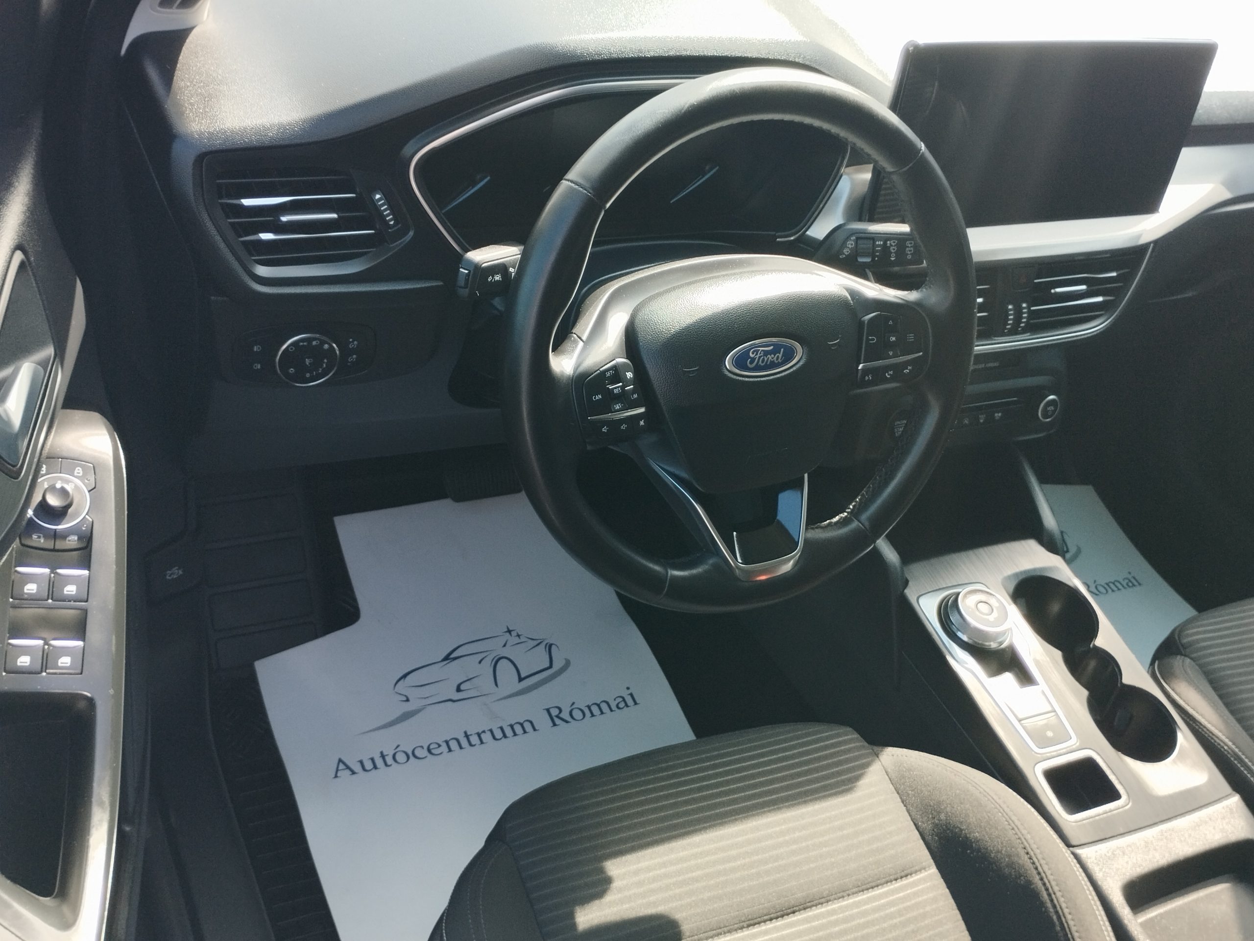 FORD FOCUS 1.5 EcoBlue Titanium (Automata) MO.-i. 2. Tulaj. Szervizkönyv! ÁFÁ-s! NAVIGÁCIÓ. TEMPOMAT. KAMERA