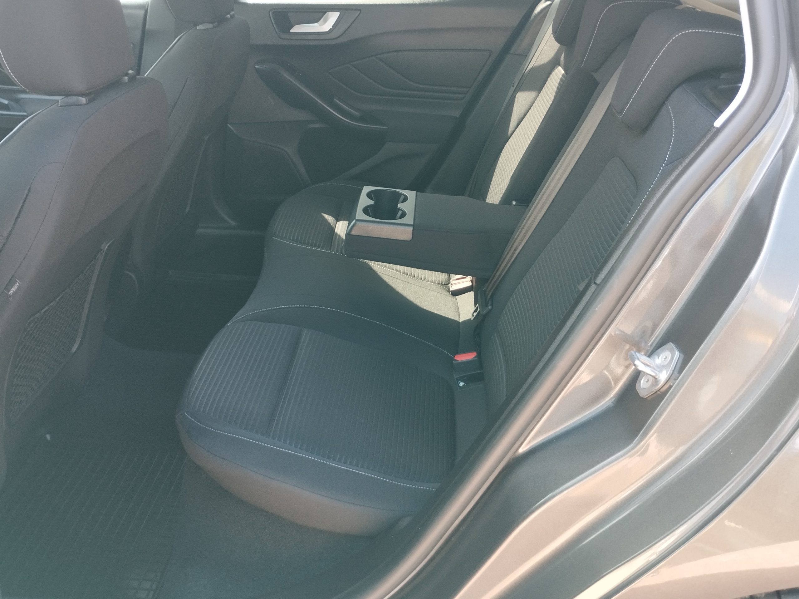 FORD FOCUS 1.5 EcoBlue Titanium (Automata) MO.-i. 2. Tulaj. Szervizkönyv! ÁFÁ-s! NAVIGÁCIÓ. TEMPOMAT. KAMERA