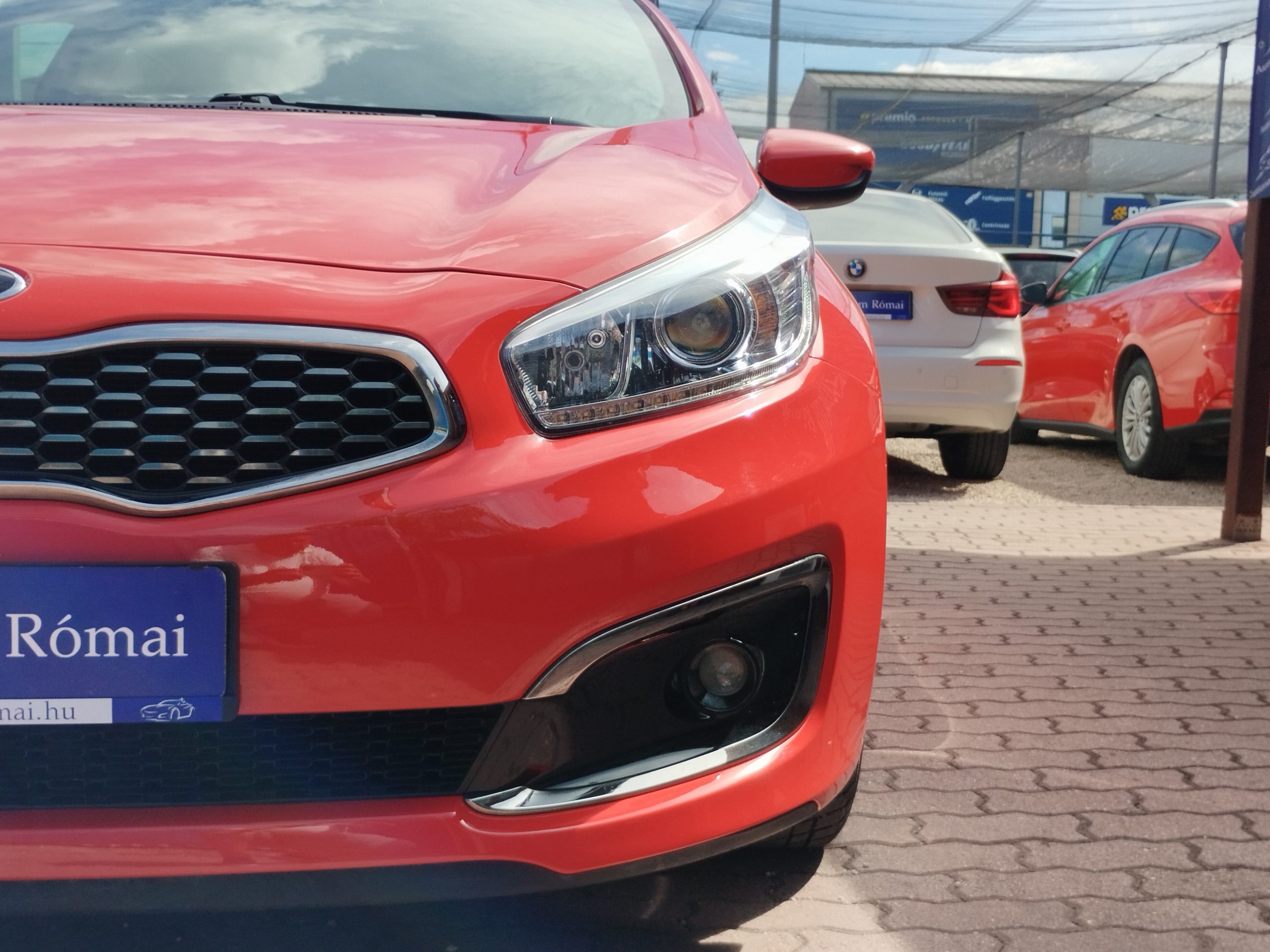 KIA CEE'D 1.4 CVVT LX Red Line. 2. Tulaj. Szervizkönyv! TEMPOMAT. PARKRADAR. ÜLÉSFŰTÉS