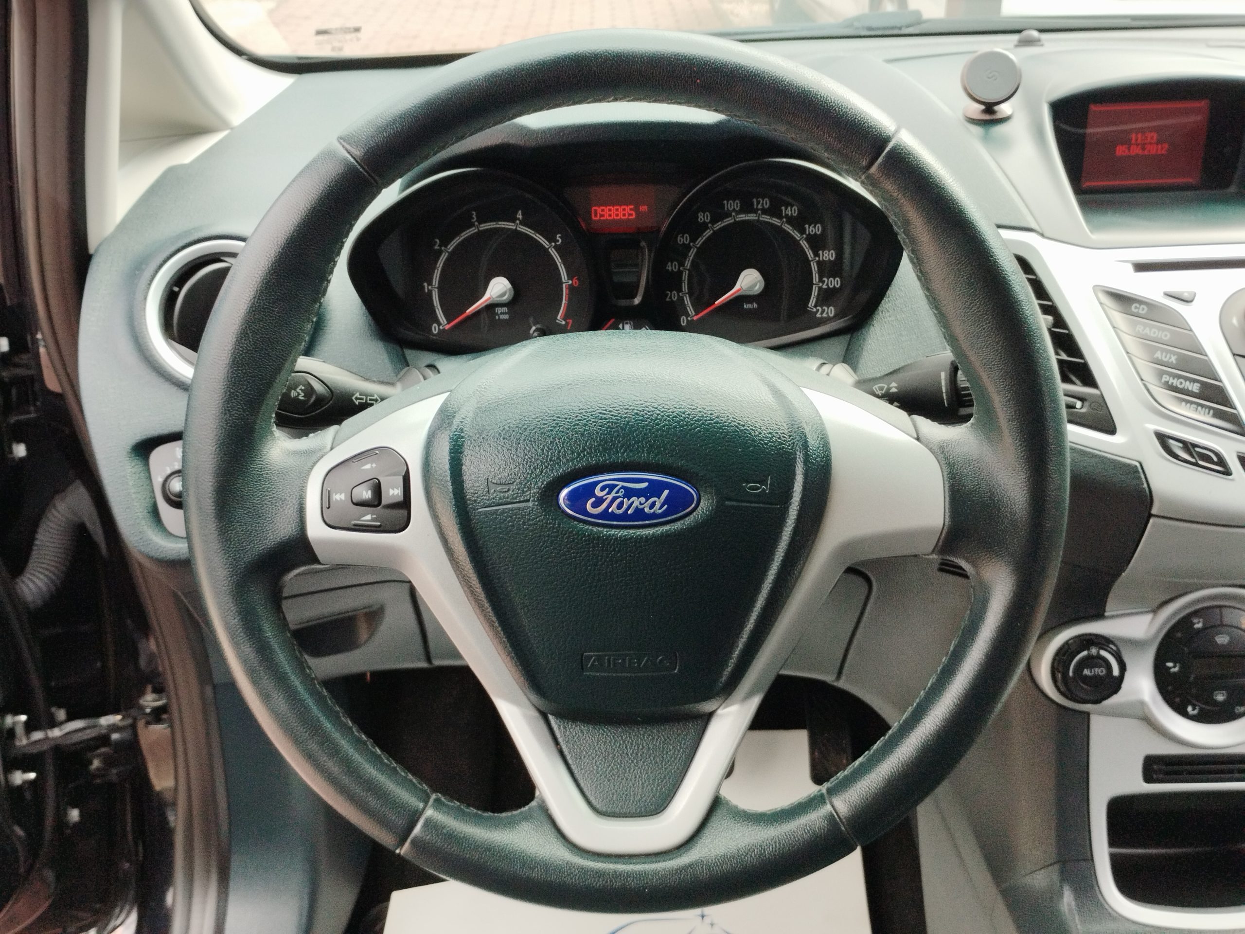 FORD FIESTA 1.25 Champions 2. Tulaj. Szervizkönyv! DIGIT KLÍMA. ÜLÉSFŰTÉS. ELEKTROMOS ABLAK. KÖDLÁMPA