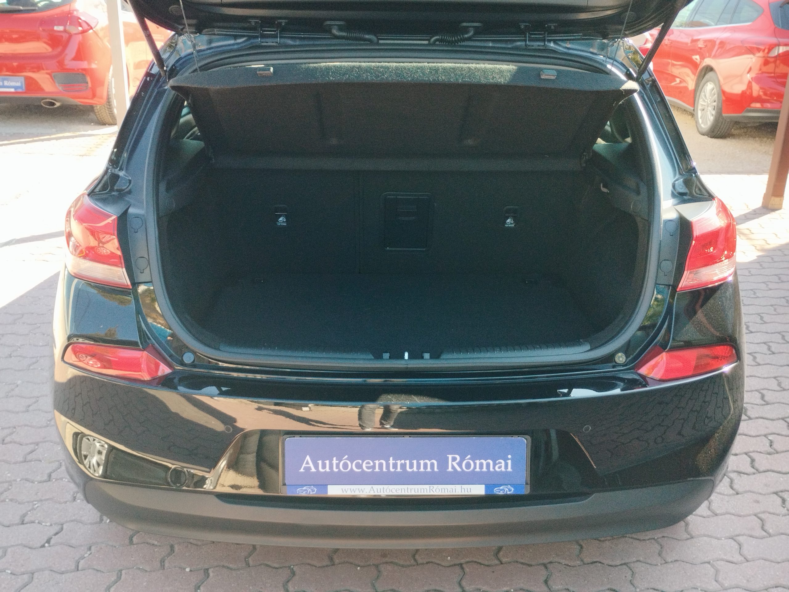 HYUNDAI I30 1.4 T-GDi GO! Plus 2. Tulaj. Szervizkönyv! NAVIGÁCIÓ. TEMPOMAT. KAMERA. ÜLÉSFŰTÉS