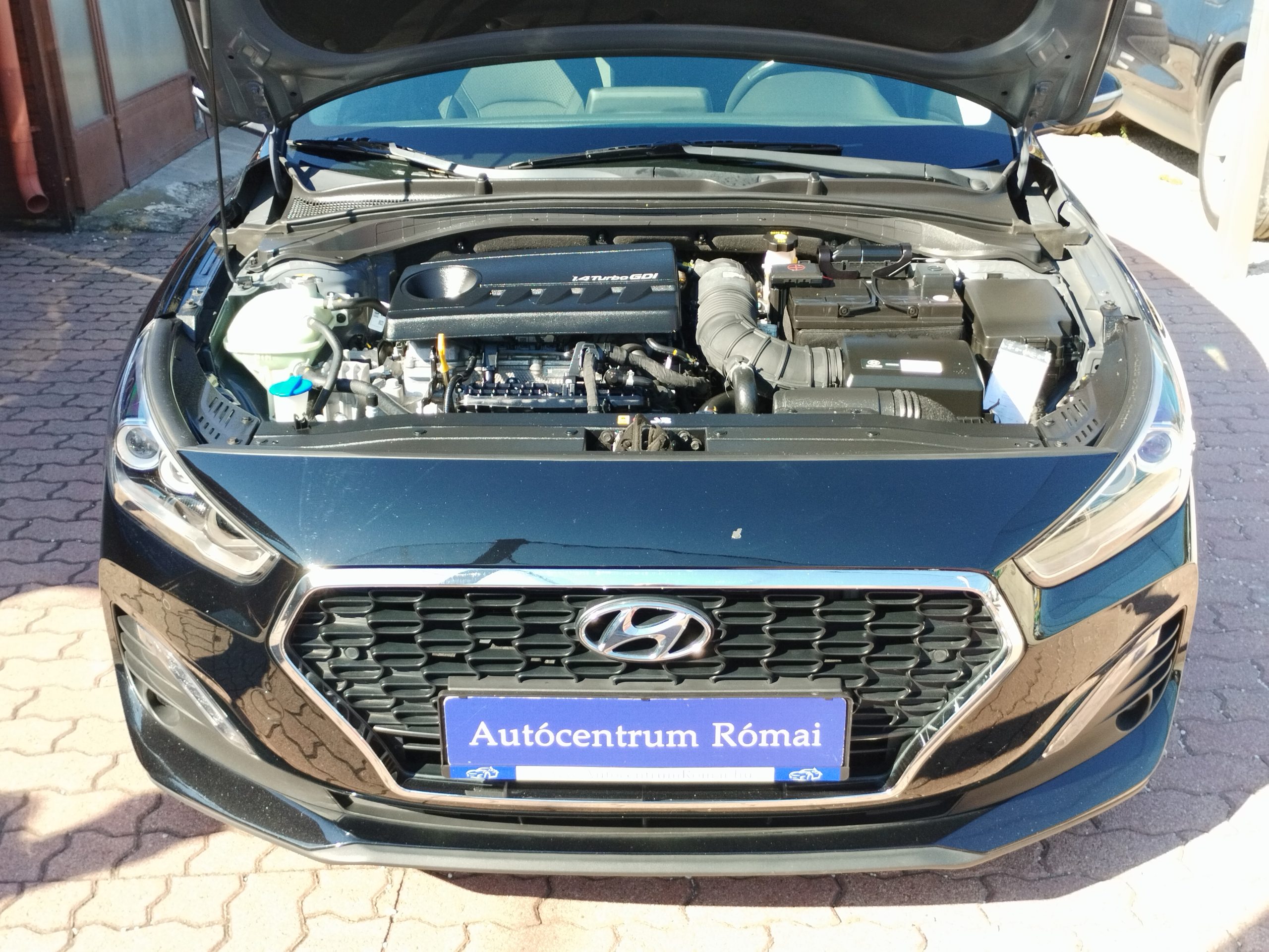 HYUNDAI I30 1.4 T-GDi GO! Plus 2. Tulaj. Szervizkönyv! NAVIGÁCIÓ. TEMPOMAT. KAMERA. ÜLÉSFŰTÉS