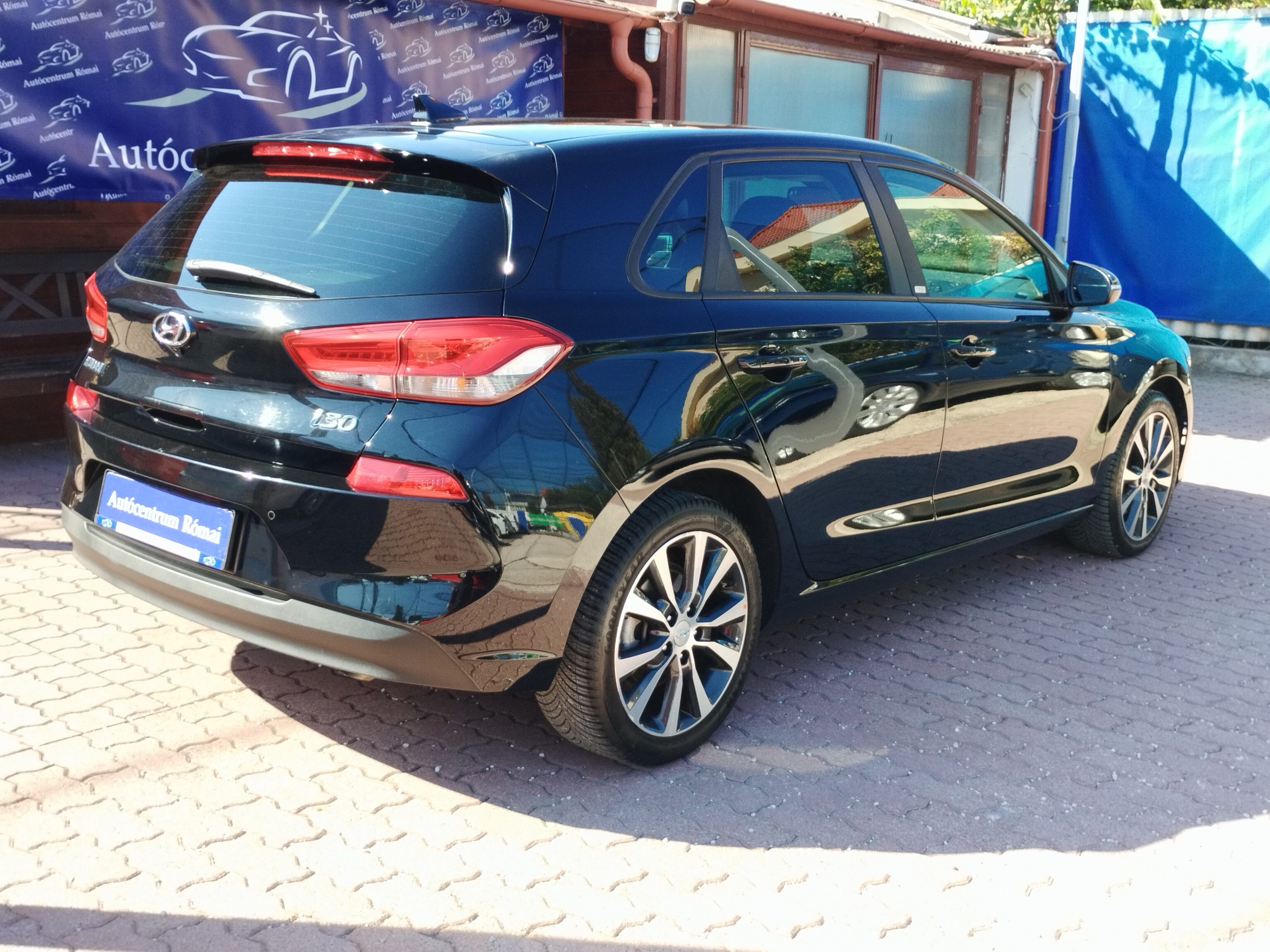 HYUNDAI I30 1.4 T-GDi GO! Plus 2. Tulaj. Szervizkönyv! NAVIGÁCIÓ. TEMPOMAT. KAMERA. ÜLÉSFŰTÉS