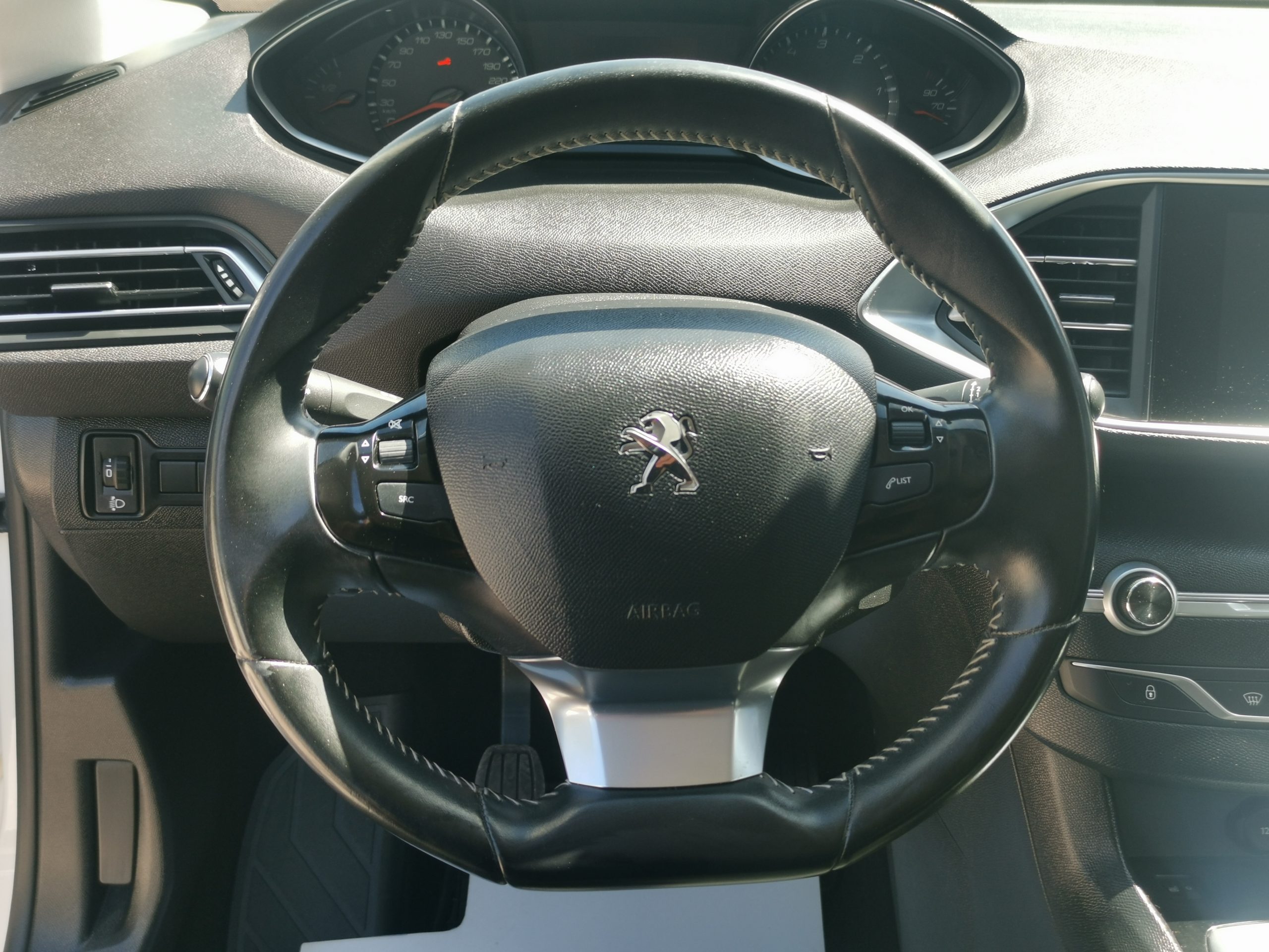 PEUGEOT 308 SW 1.5 BlueHDi Active MO.-i. 1. Tulaj. Szervizkönyv! TEMPOMAT. PARKRADAR. ÜLÉSFŰTÉS