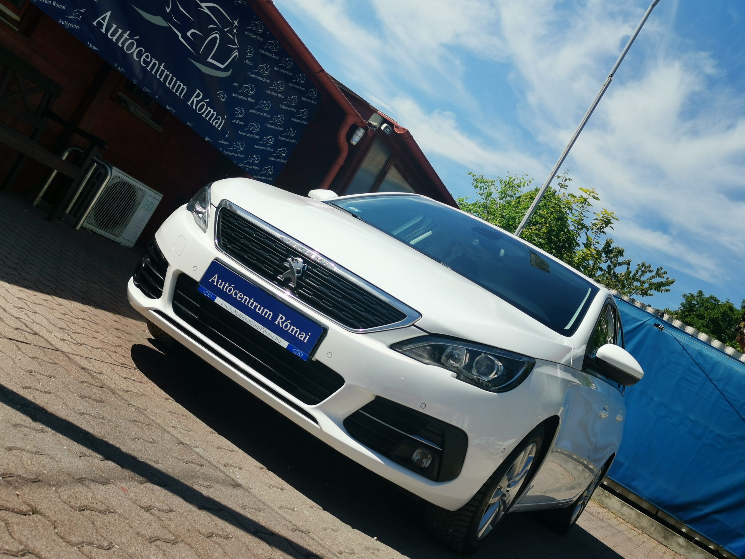 PEUGEOT 308 SW 1.5 BlueHDi Active MO.-i. 1. Tulaj. Szervizkönyv! TEMPOMAT. PARKRADAR. ÜLÉSFŰTÉS
