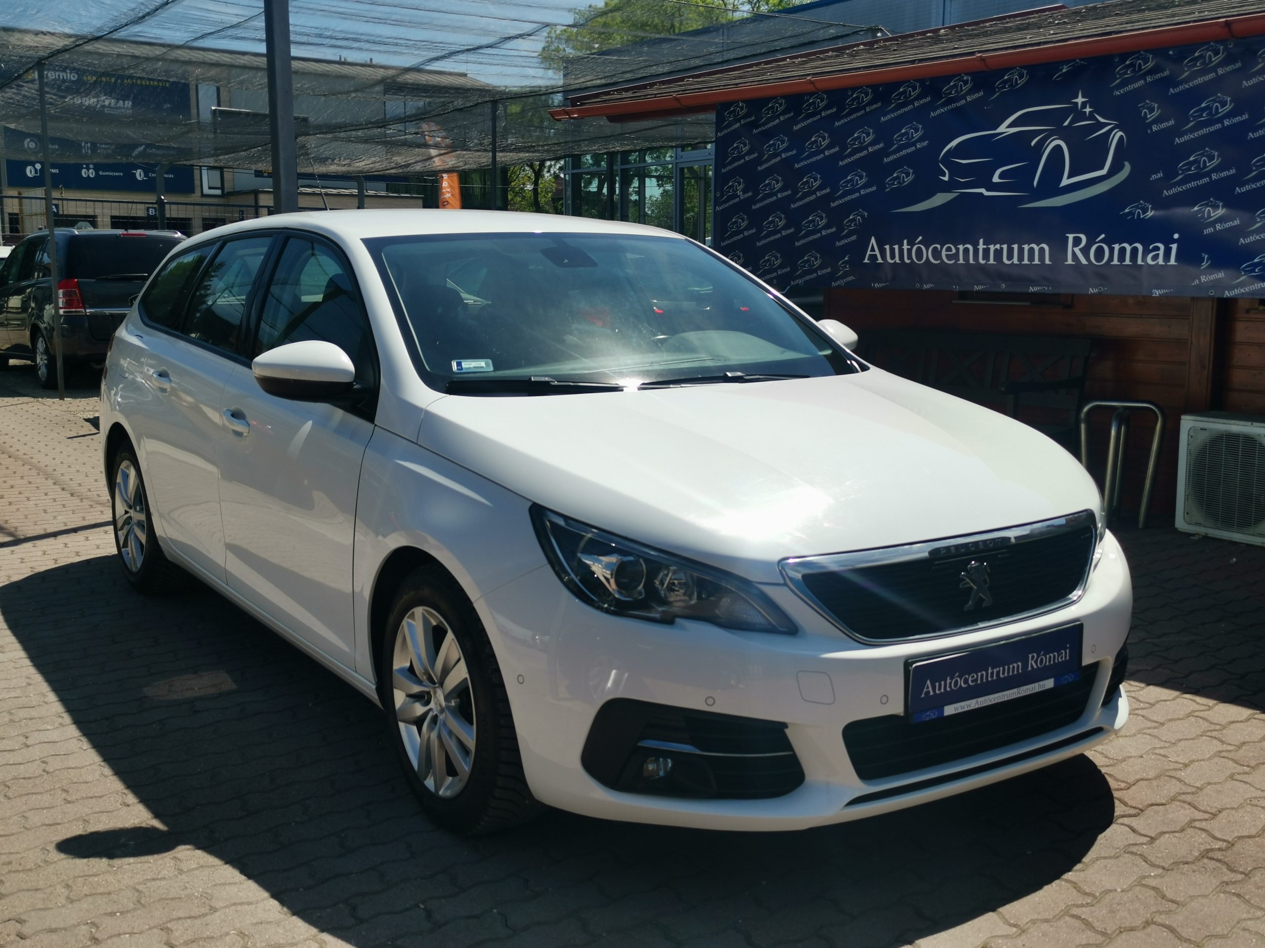 PEUGEOT 308 SW 1.5 BlueHDi Active MO.-i. 1. Tulaj. Szervizkönyv! TEMPOMAT. PARKRADAR. ÜLÉSFŰTÉS