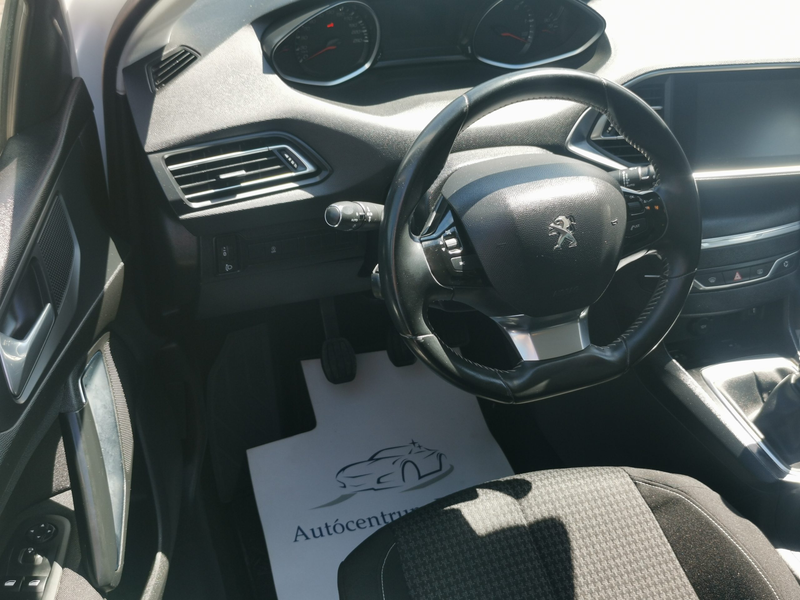 PEUGEOT 308 SW 1.5 BlueHDi Active MO.-i. 1. Tulaj. Szervizkönyv! TEMPOMAT. PARKRADAR. ÜLÉSFŰTÉS