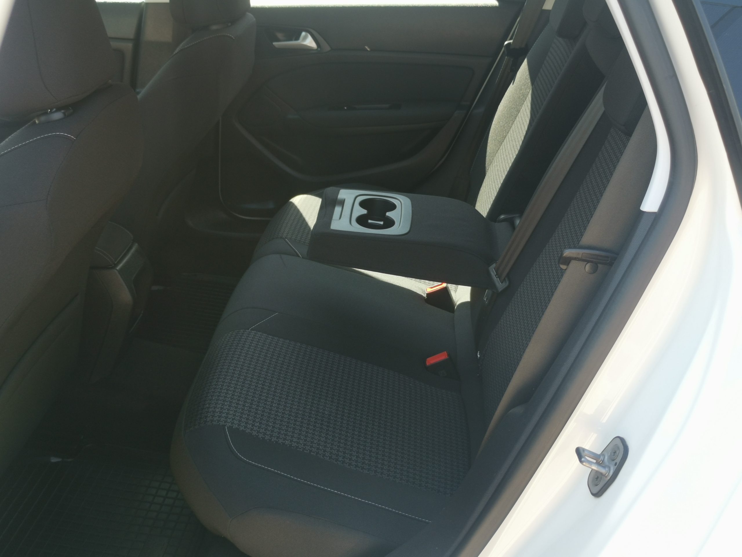 PEUGEOT 308 SW 1.5 BlueHDi Active MO.-i. 1. Tulaj. Szervizkönyv! TEMPOMAT. PARKRADAR. ÜLÉSFŰTÉS