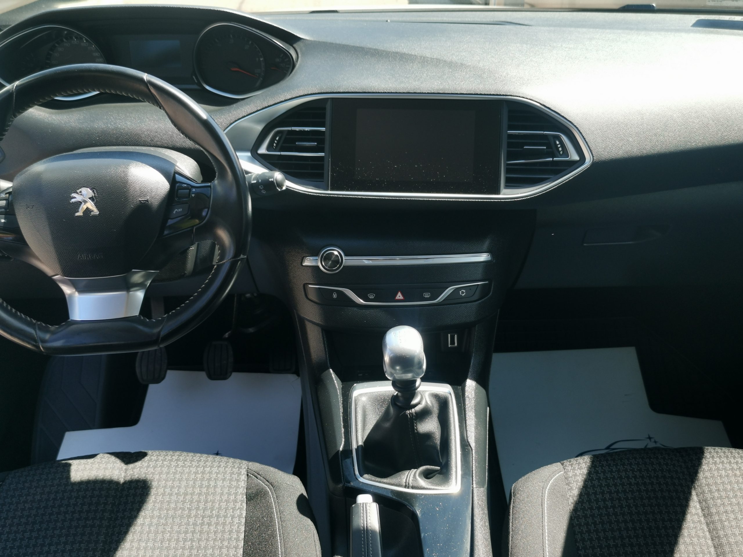 PEUGEOT 308 SW 1.5 BlueHDi Active MO.-i. 1. Tulaj. Szervizkönyv! TEMPOMAT. PARKRADAR. ÜLÉSFŰTÉS