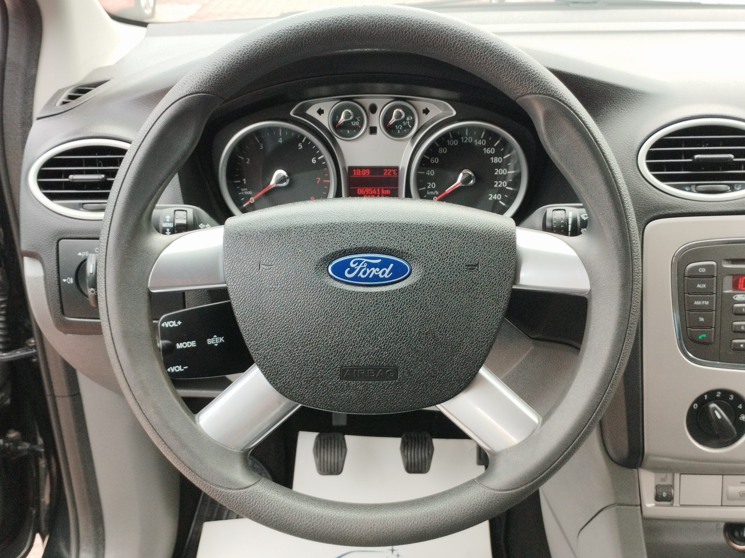 FORD FOCUS 1.6 Fresh EURO5 69.000km! KLÍMA. ÜLÉSFŰTÉS. SZÉLVÉDŐFŰTÉS. ALUFELNI
