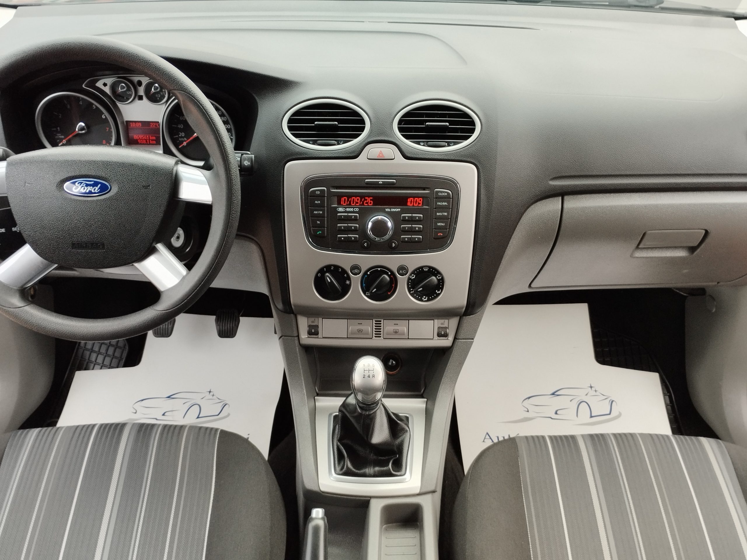 FORD FOCUS 1.6 Fresh EURO5 69.000km! KLÍMA. ÜLÉSFŰTÉS. SZÉLVÉDŐFŰTÉS. ALUFELNI